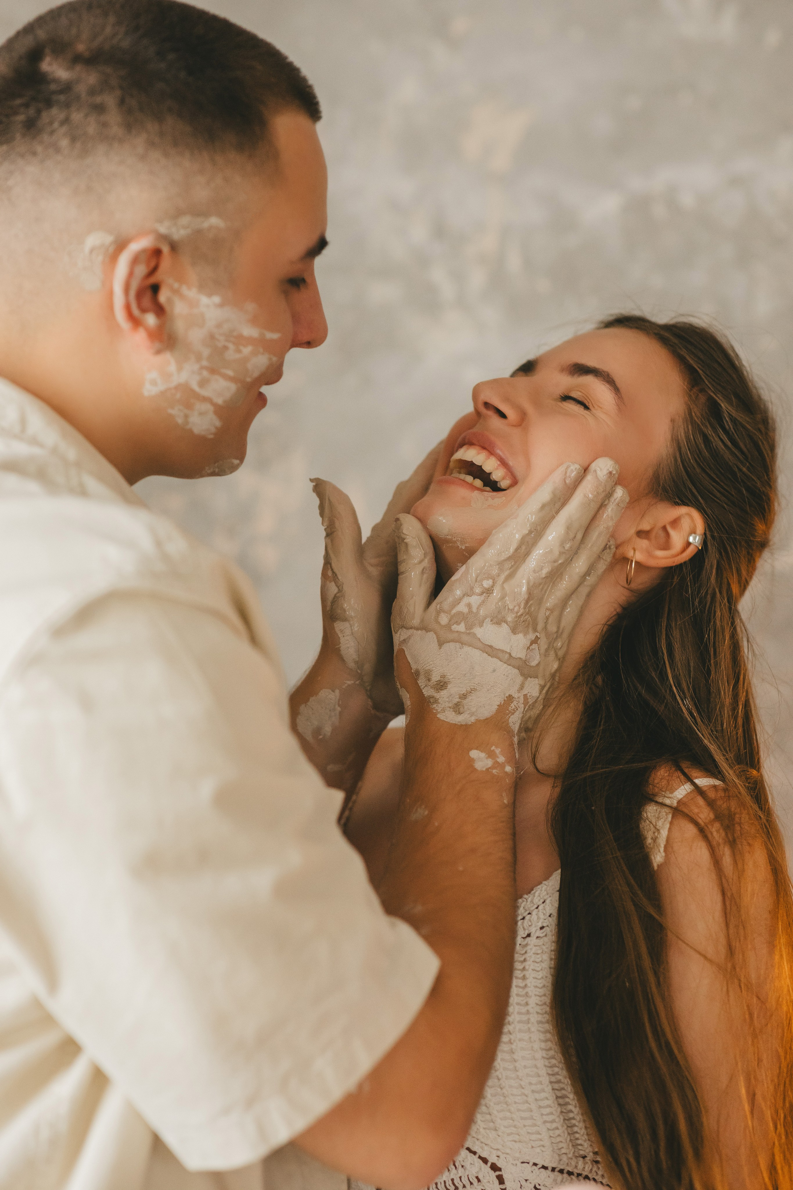 Дима и Даша в гончарной мастерской. Семейный lifestyle фотограф в Санкт-Петербурге Людмила Пахомова