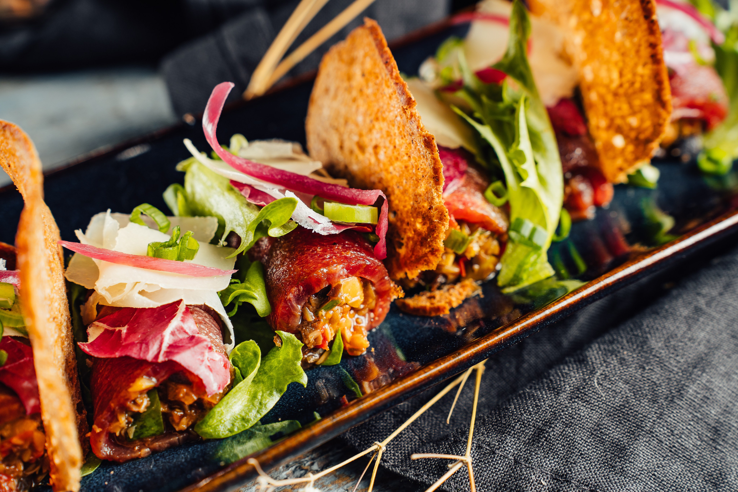 Фуд-фотограф и фуд-стилист в Санкт-Петербурге Алексей Юстин