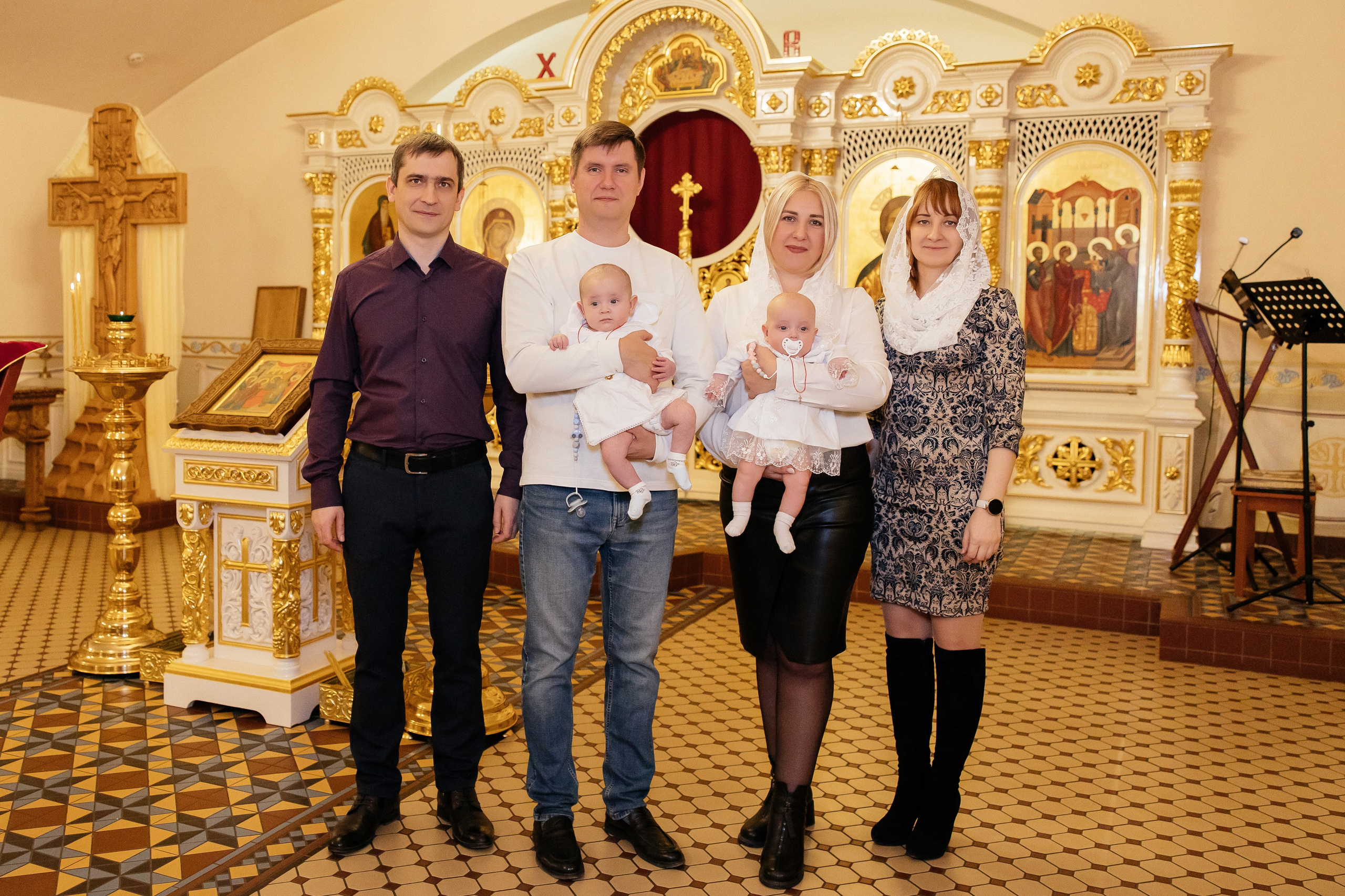 Таинство Крещения Александры и Алисы. Храм Покрова Пресвятой Богородицы. Семейный фотограф в Рязани и Рязанской области