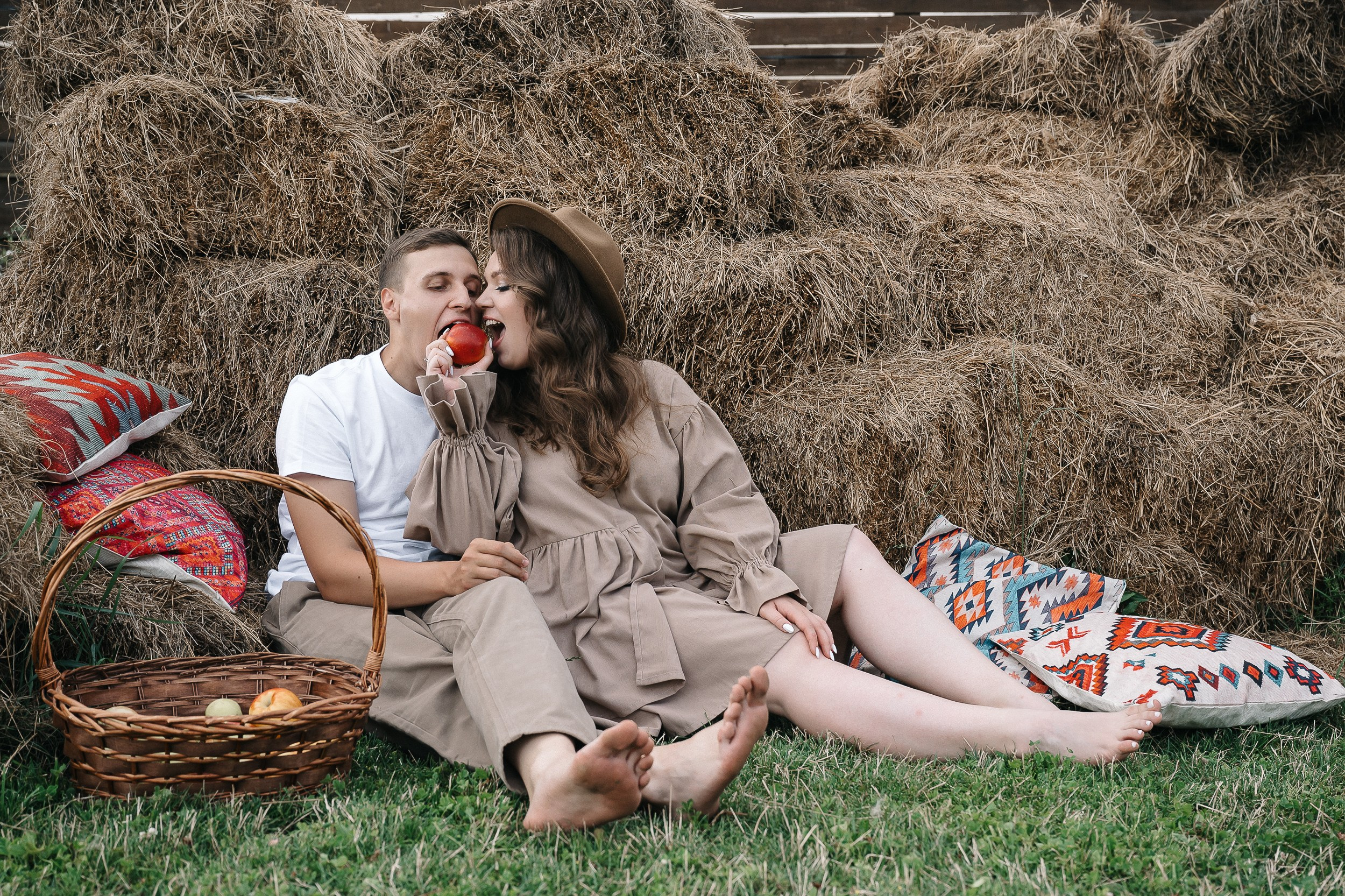 Стога сена. Локация для фотосессии. Свадебная площадка РАНЧО