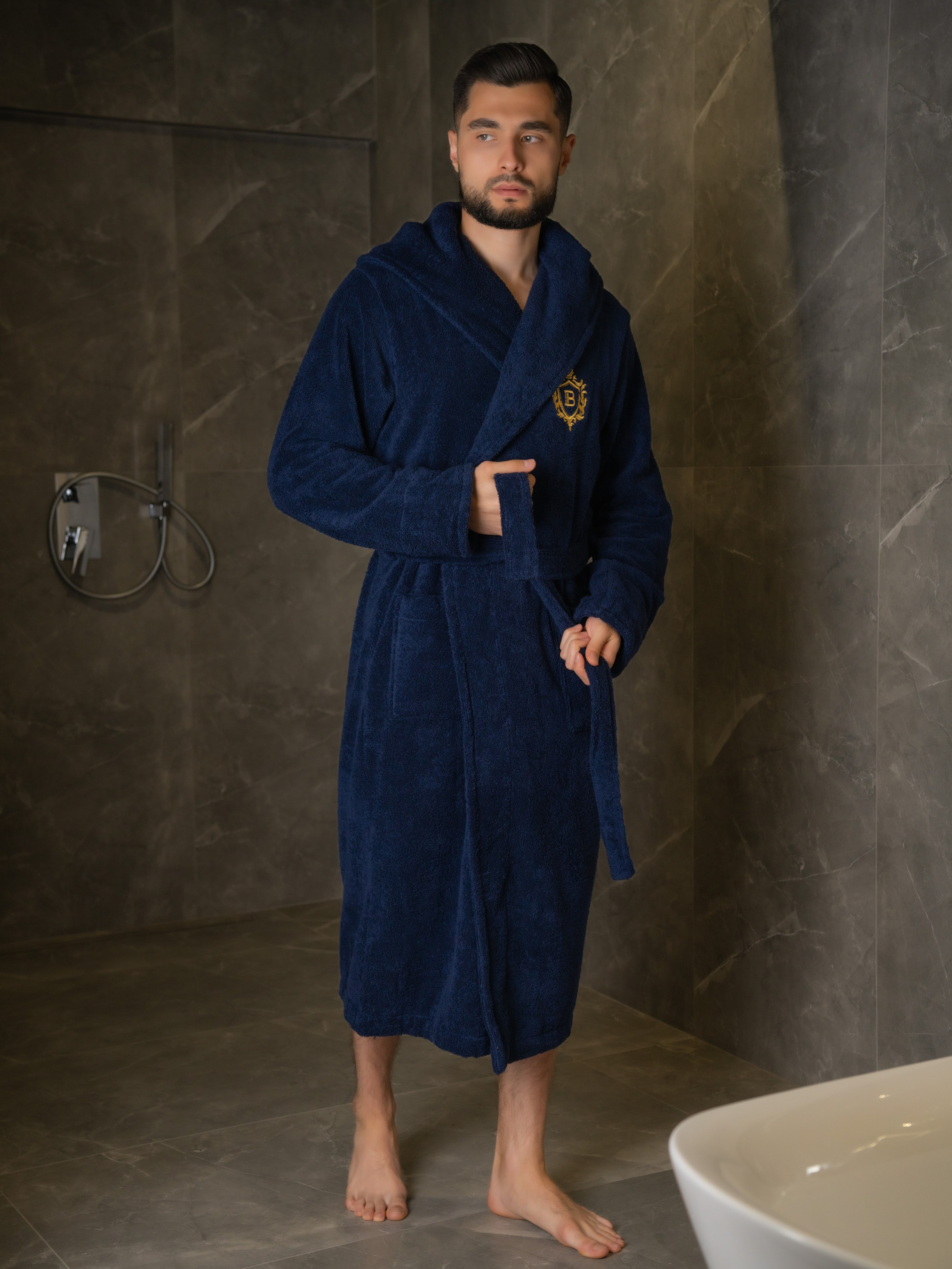 Выездная модельная съемка в студии, для маркетплейсов, товар халат. Олейник Денис — предметный фотограф, фотограф для маркетплейсов в Казани