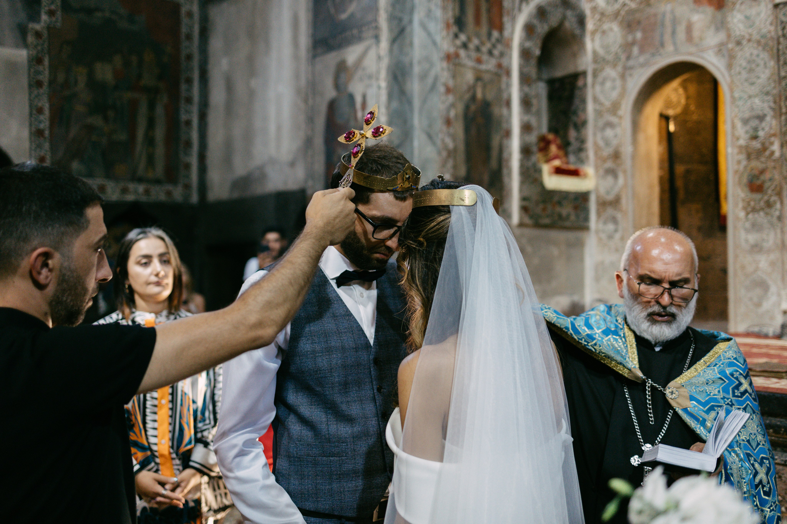 Свадьба Мери и Арама в храме Мухни. Фотограф в Армении Женя Гилевич