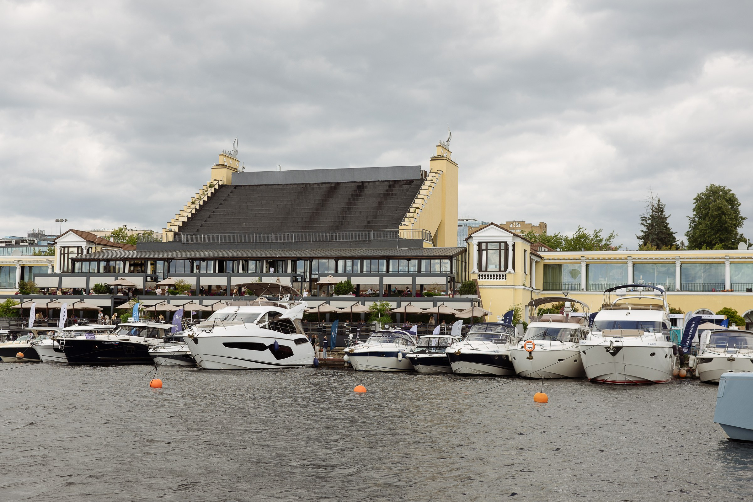 Выставка яхт и катеров. Ryal Yacht Club. Фотограф в Москве
