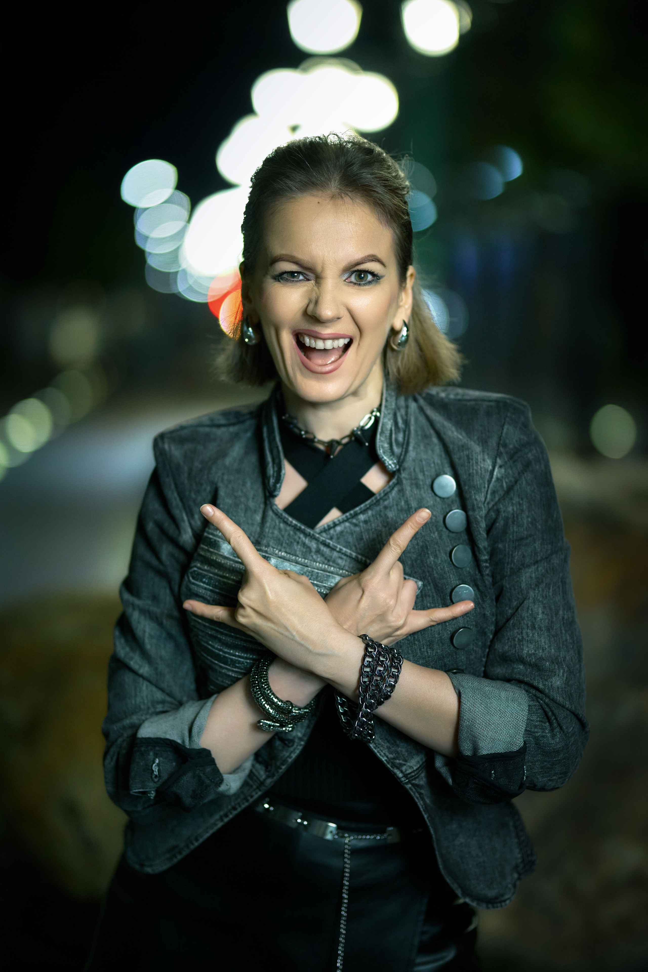 Вечерняя женская фотосессия на арбате. Чувашия, Чебоксары. Владимир Суздалов (ProMaXe) — Портретный фотограф, тематические фотосессии в Чебоксарах