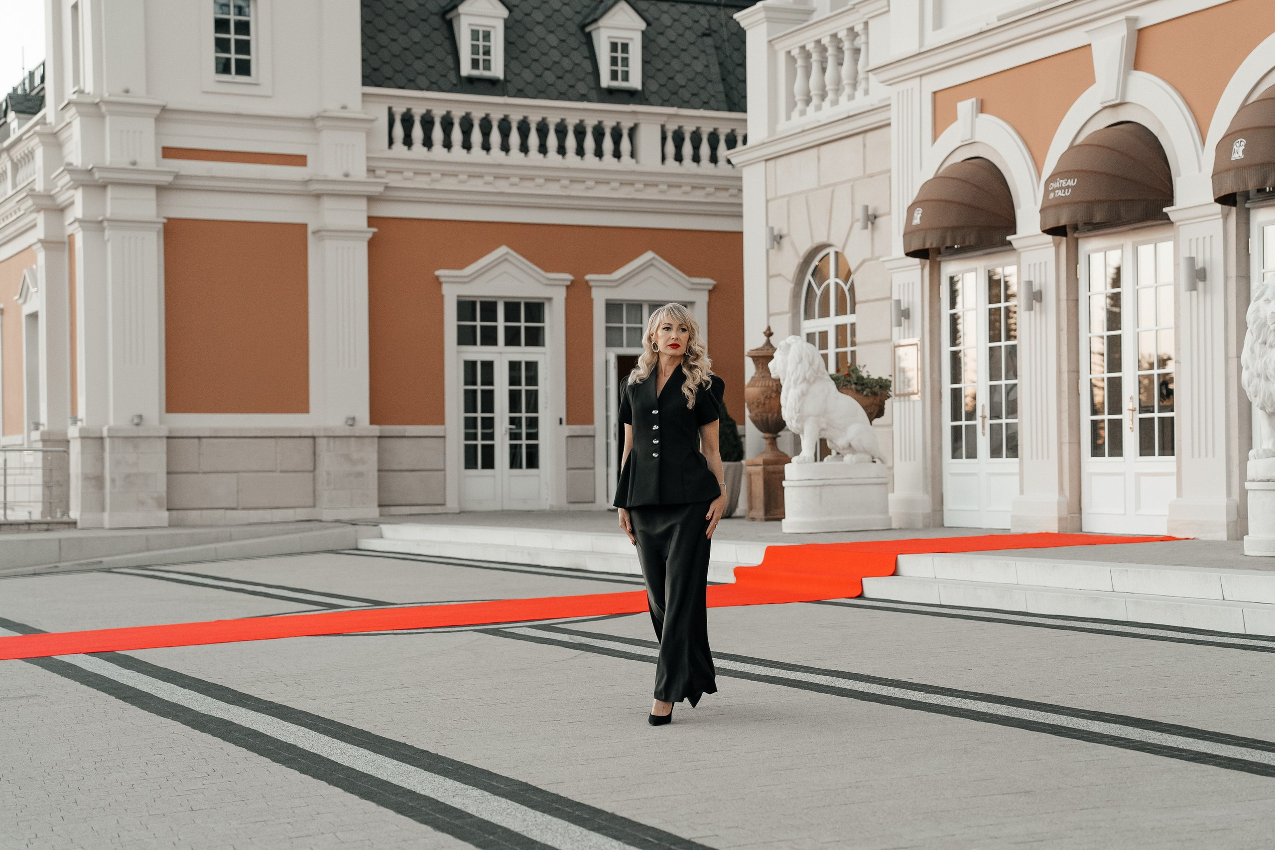 Съемка лавстори в Шато де Талю в Геленджике — фотограф Жанна Шестопалова