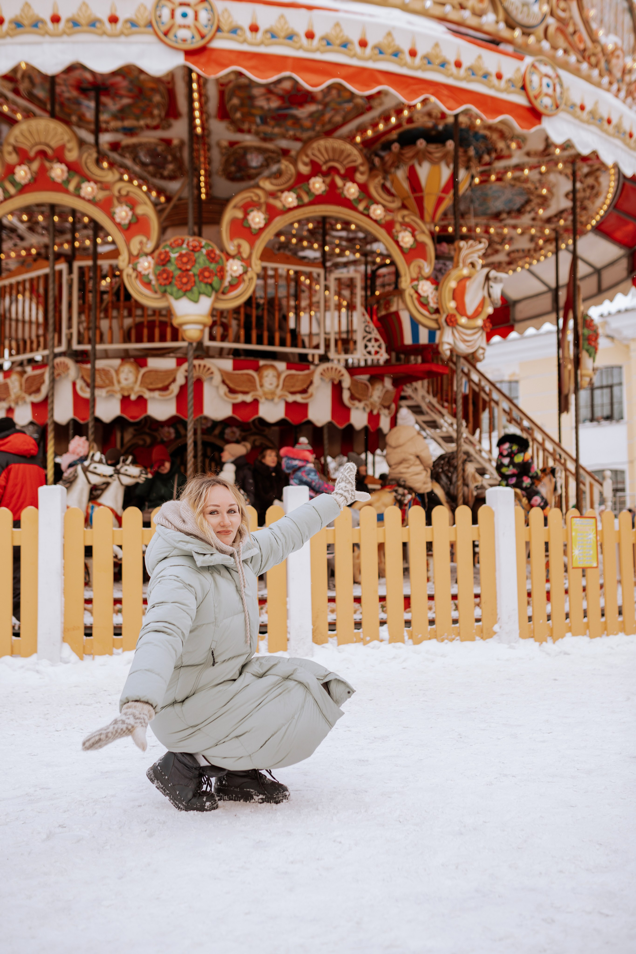 Семейная, Манежная площадь