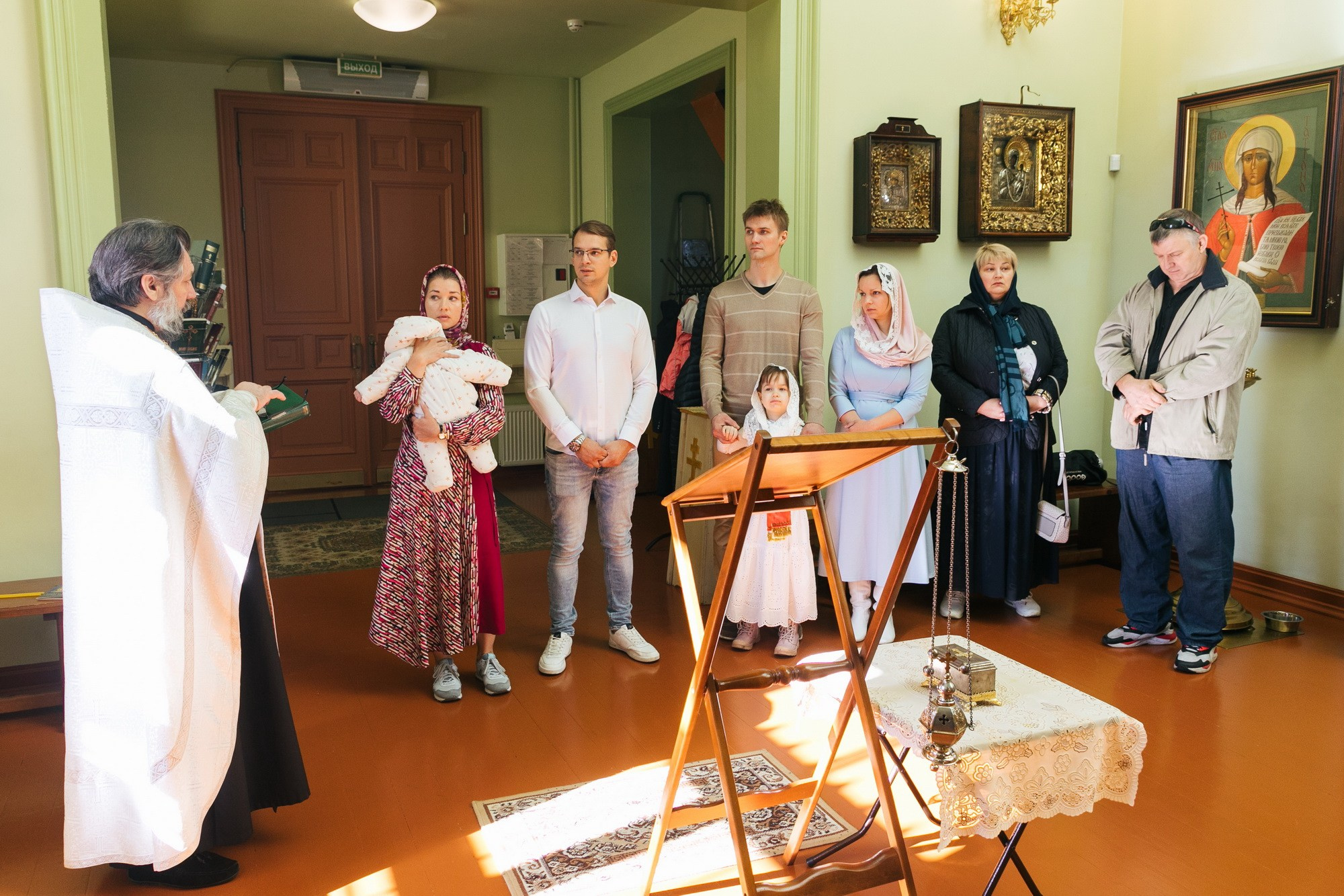 Крещение Церковь Святого Апостола Петра в Лахте СПб. Фотограф на крещение в Санкт Петербурге