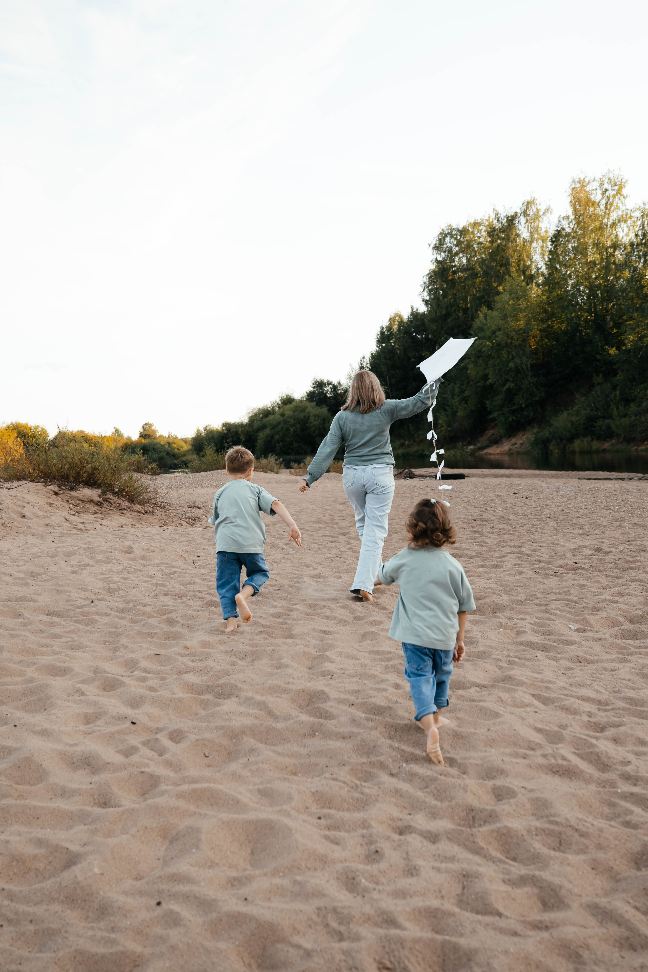 Съёмка на пляже в Верховажье. Свадебный и семейный фотограф г. Ярославль Савинская Анастасия