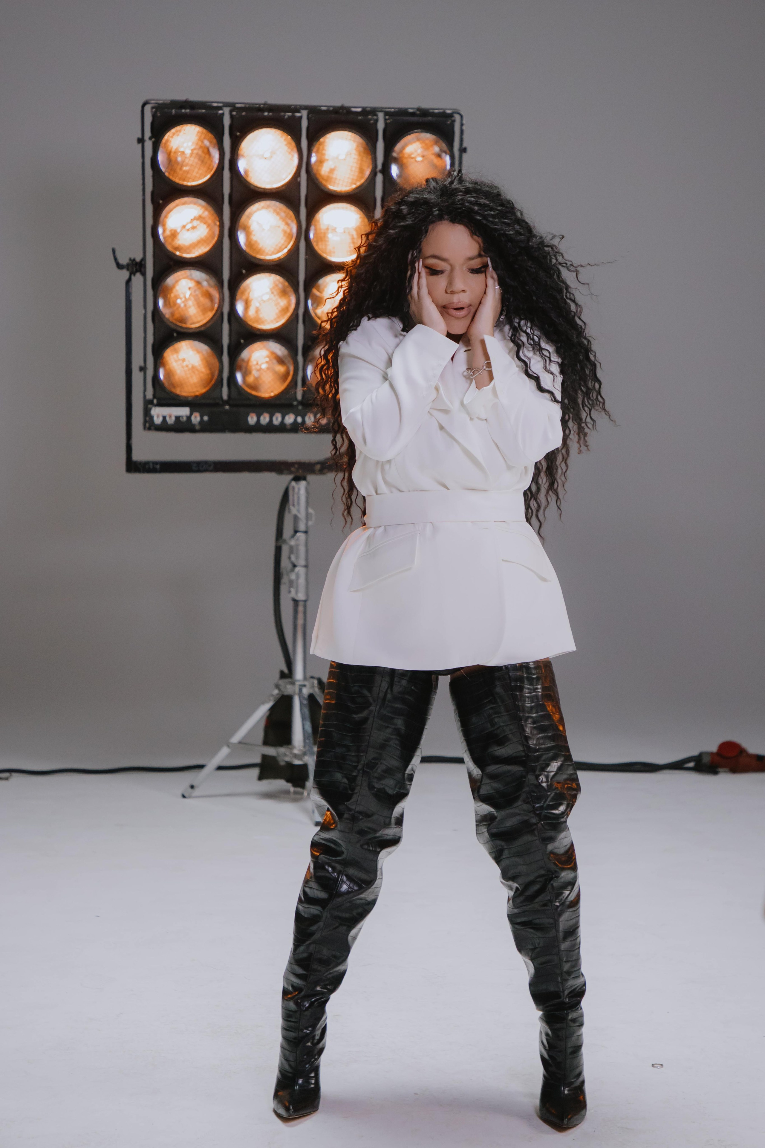 Съемка клипа Юлианны Карауловой и Бьянки. Фотограф в Москве и Санкт-Петербурге Дарина