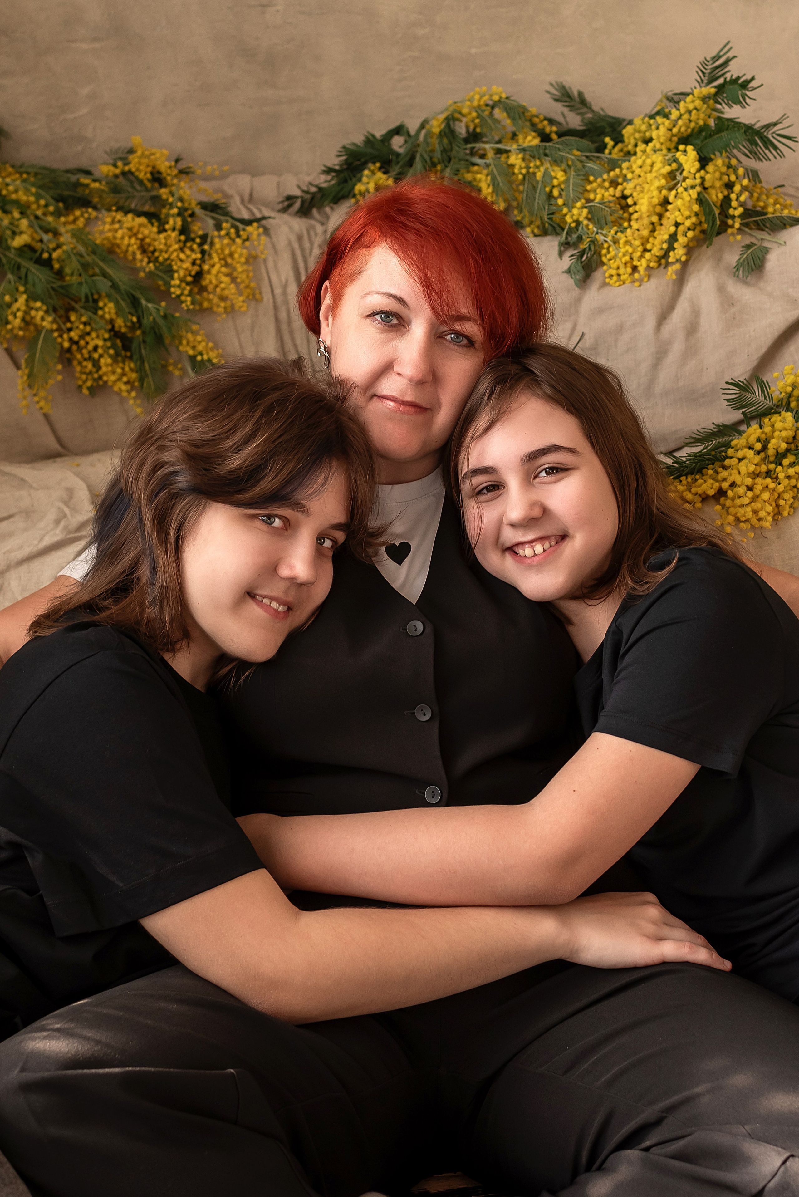 Светлана с дочками. Марта Корженко — фотограф, контент фотограф, визуализатор бренда
