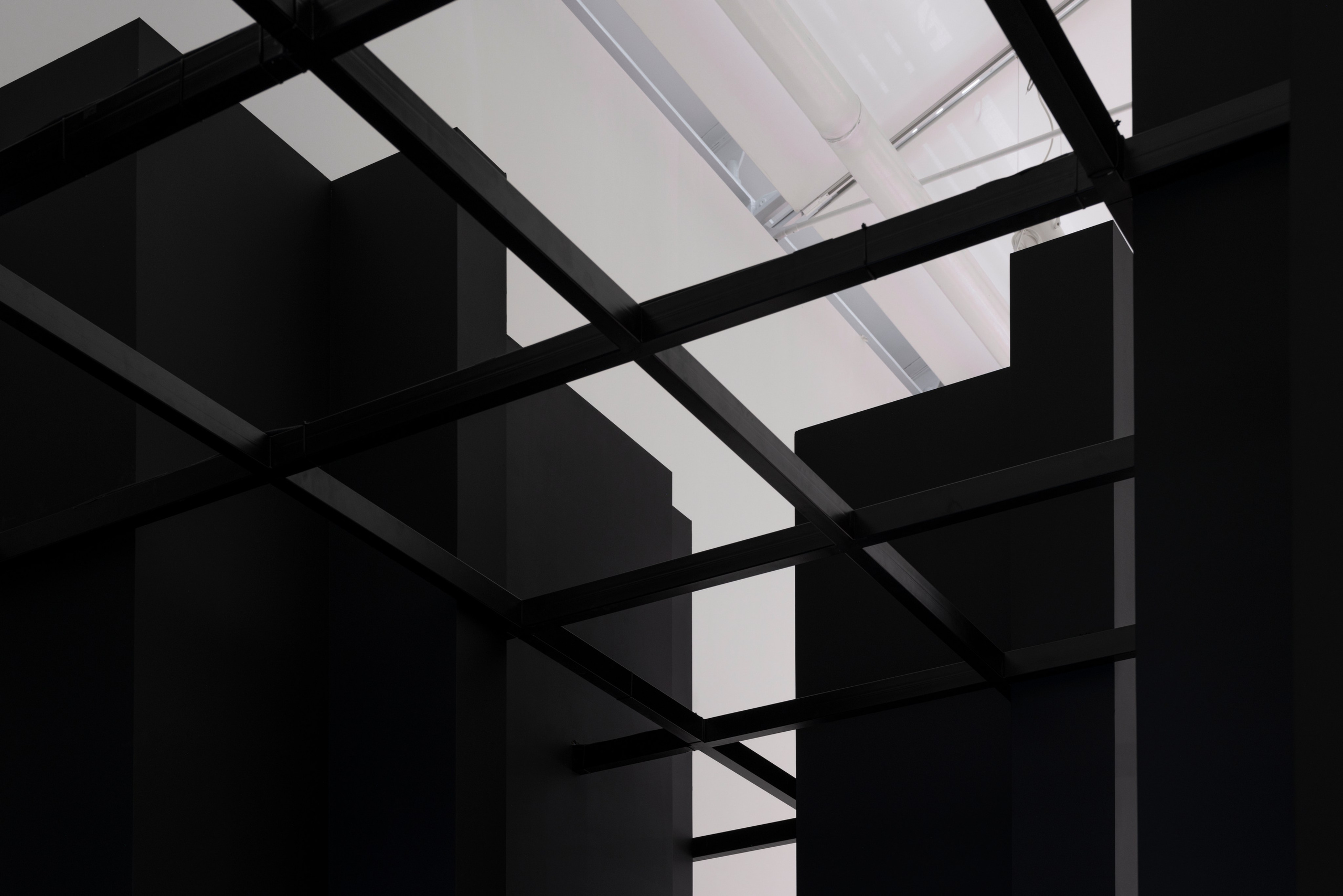 Видеоинсталляция Место Пробела. Художественная группа «Нежные Бабы»