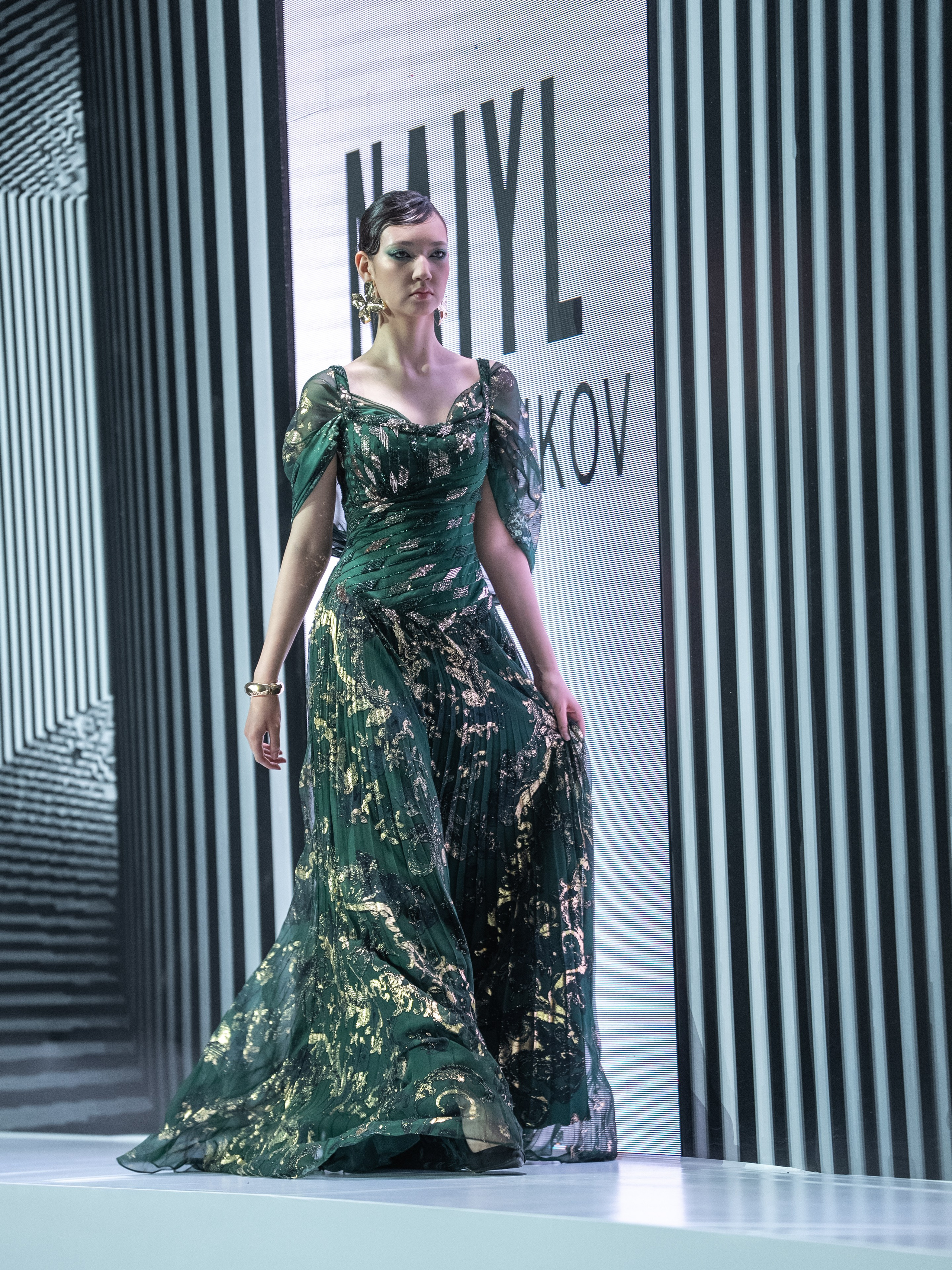 NAIYL BAIKUCHUKOV. Сайт Алматинского НЮ АРТ, будуар и фэшн фотографа Дениса Карпенко