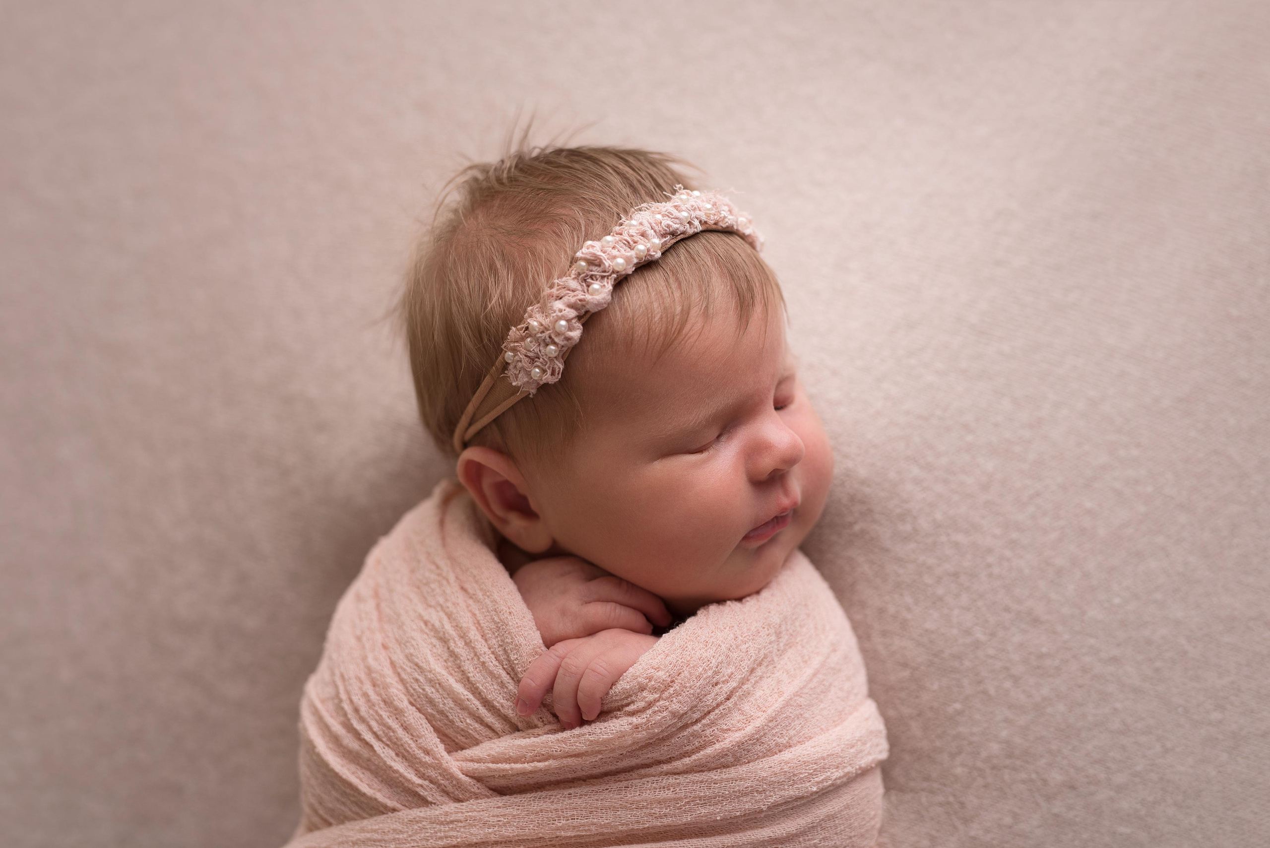 Яна, 20 дней. Фотограф новорожденных и детский фотограф в Екатеринбурге Ксени