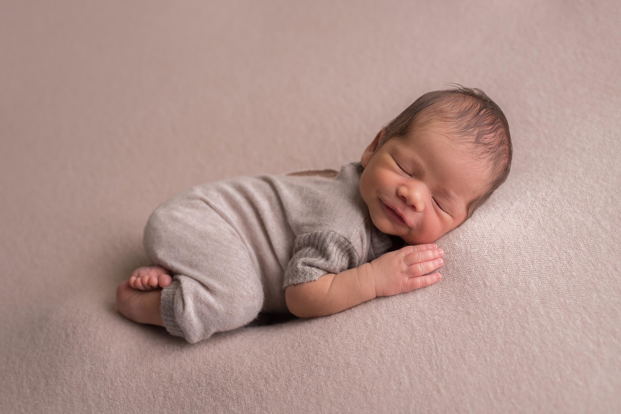 Артем, 10 дней. Фотограф новорожденных и детский фотограф в Екатеринбурге Ксени