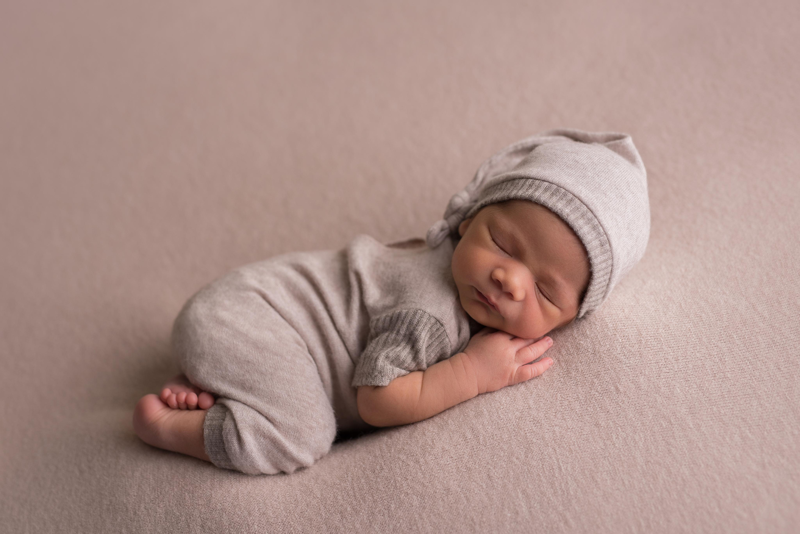 Артем, 10 дней. Фотограф новорожденных и детский фотограф в Екатеринбурге Ксени