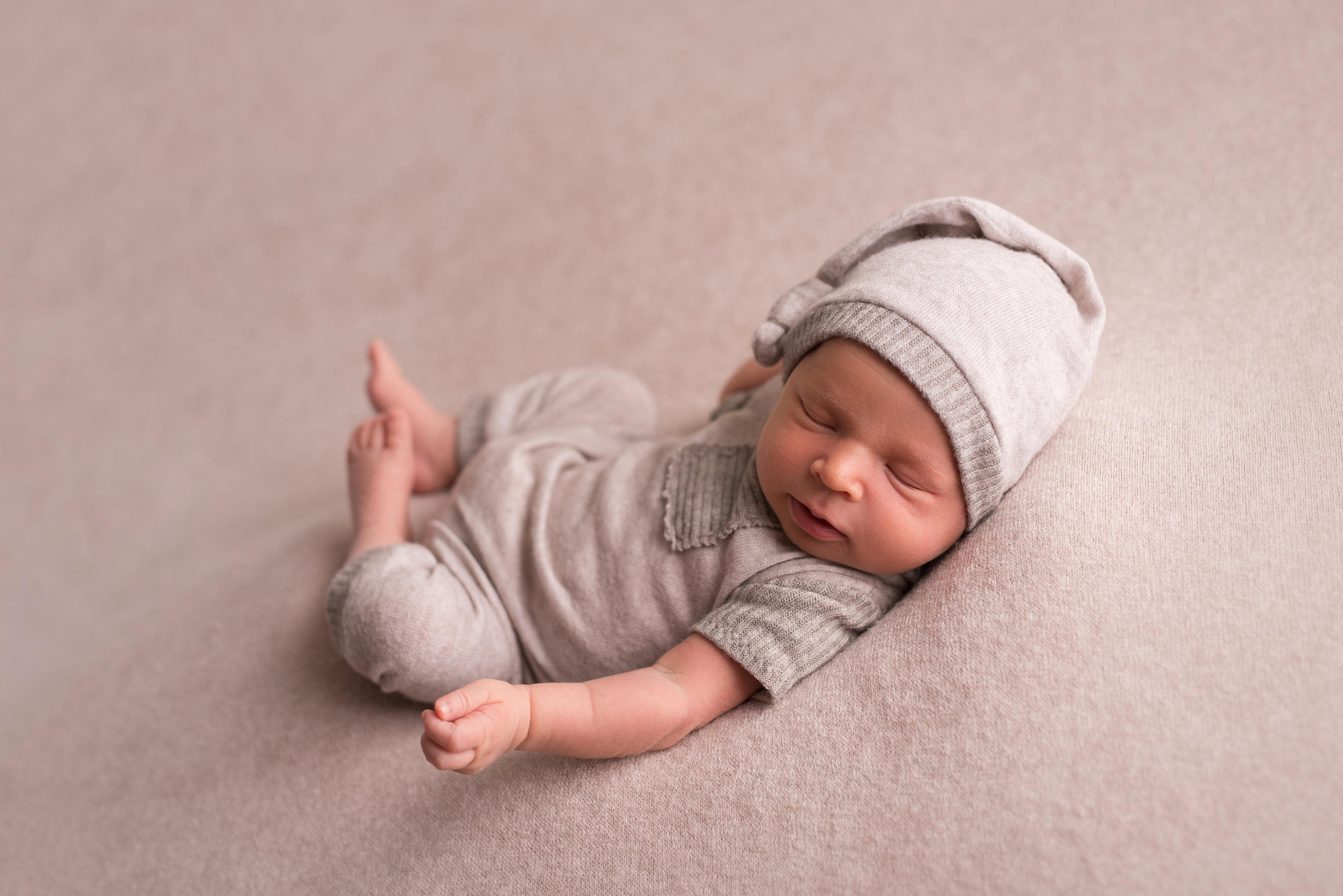 Саша, 12 дней. Фотограф новорожденных и детский фотограф в Екатеринбурге Ксени