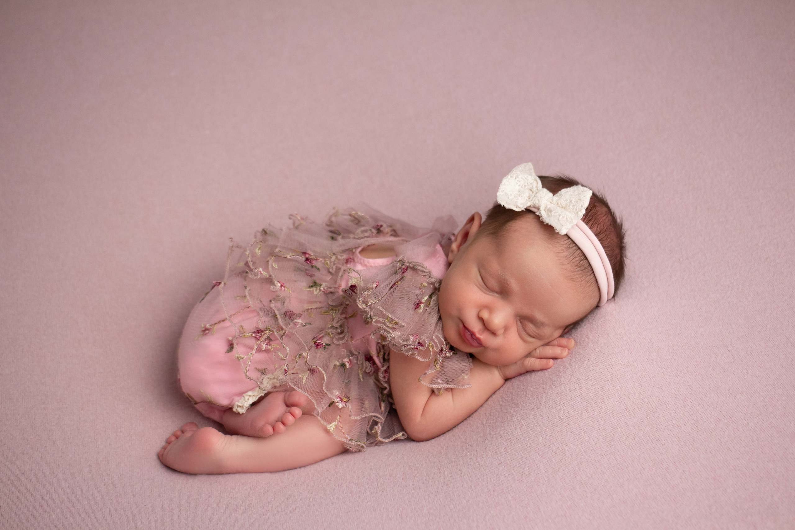 Классический стиль newborn. Фотограф новорождённых Анапа Елена Кушнарь