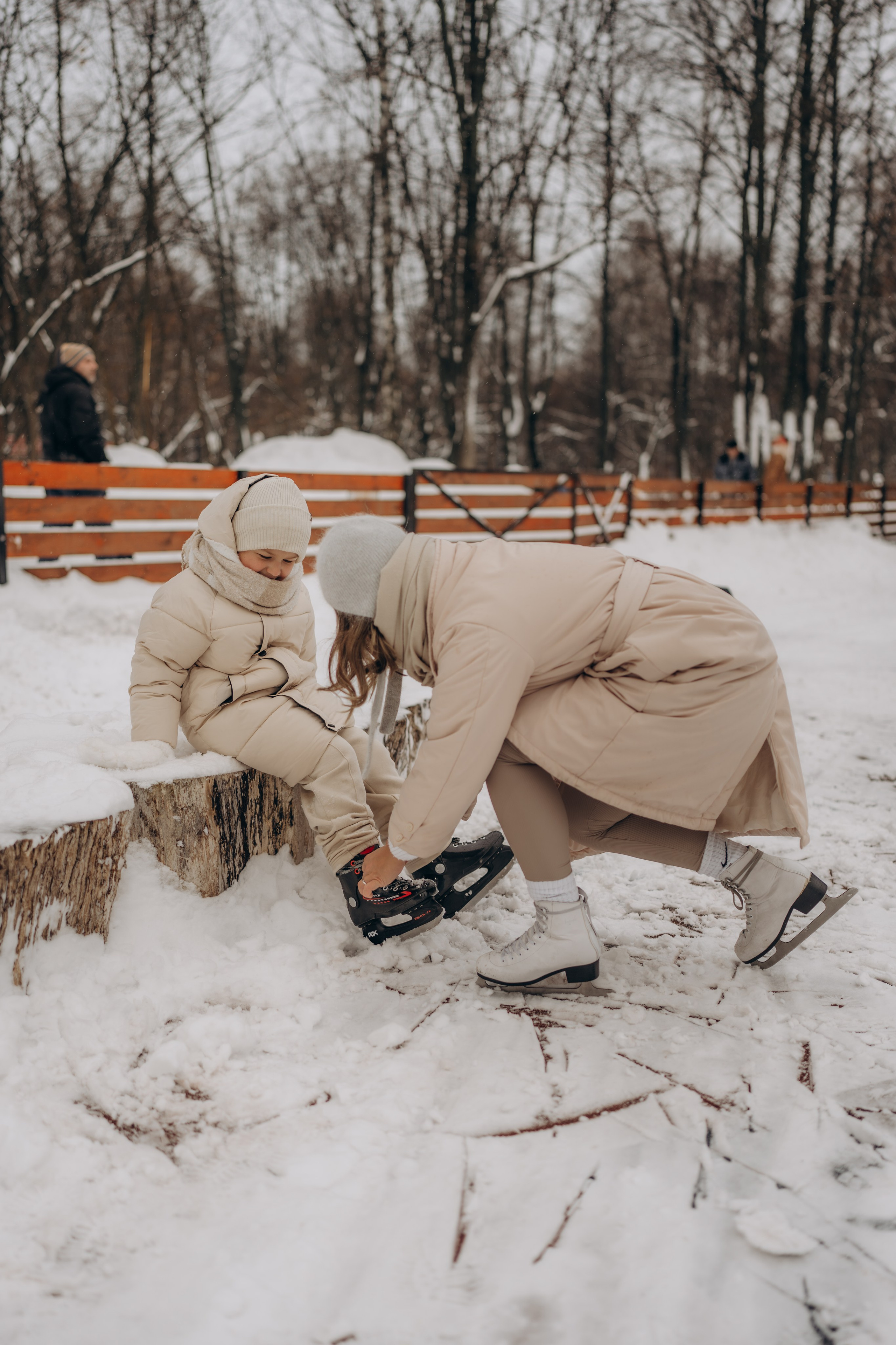 На катке. Семейный фотограф Москва. Фотограф беременности и материнства Москва