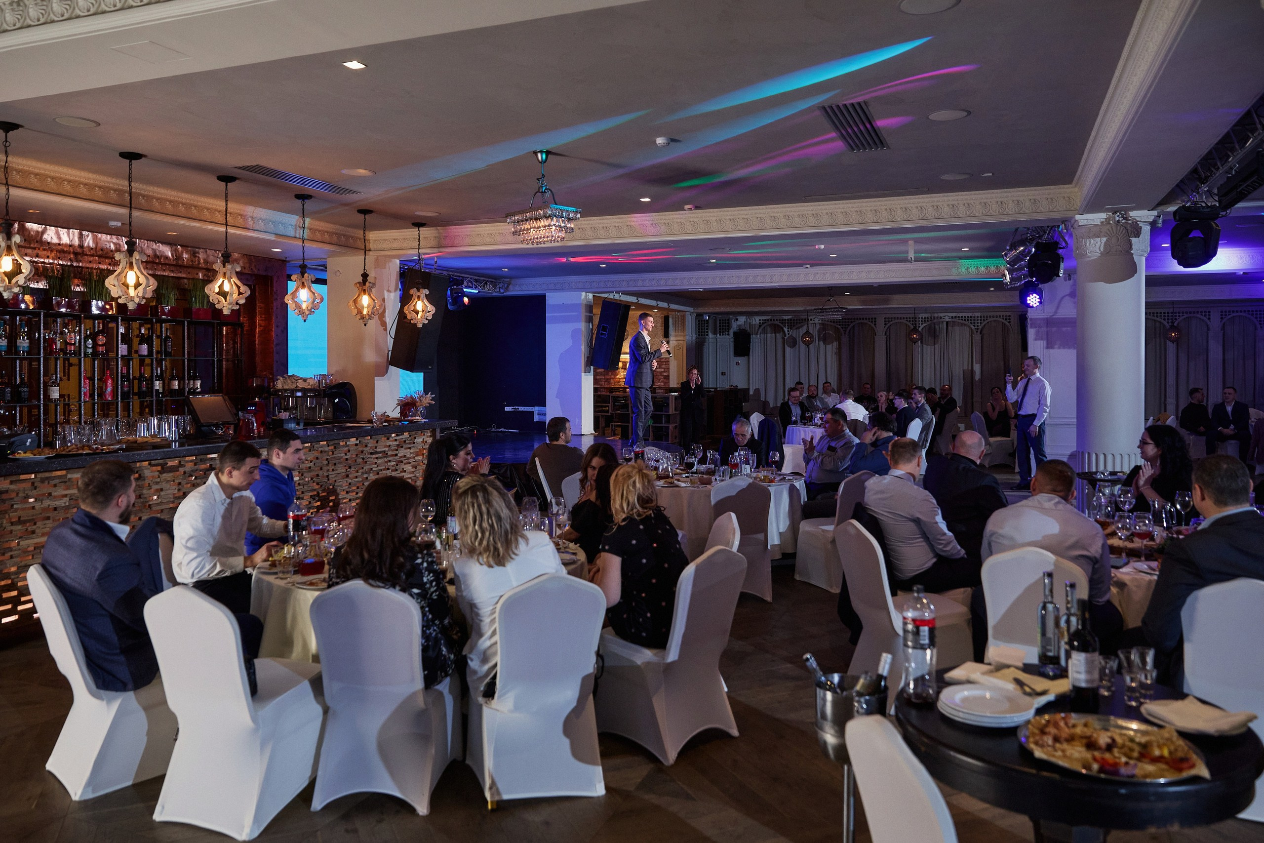 E8 / Новогодний корпоратив. Другой взгляд на фотографию