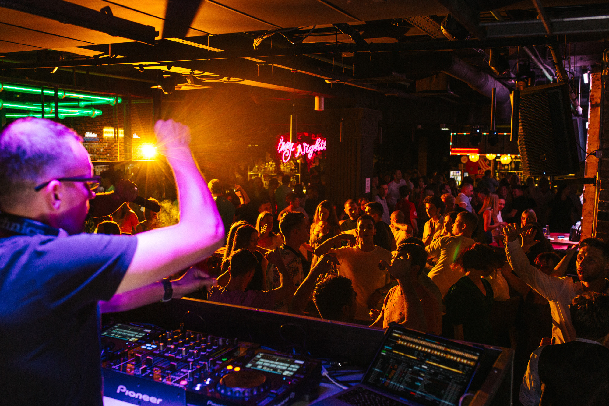 BLA BLA BAR PARTY. Репортажный фотограф Макс Брагин