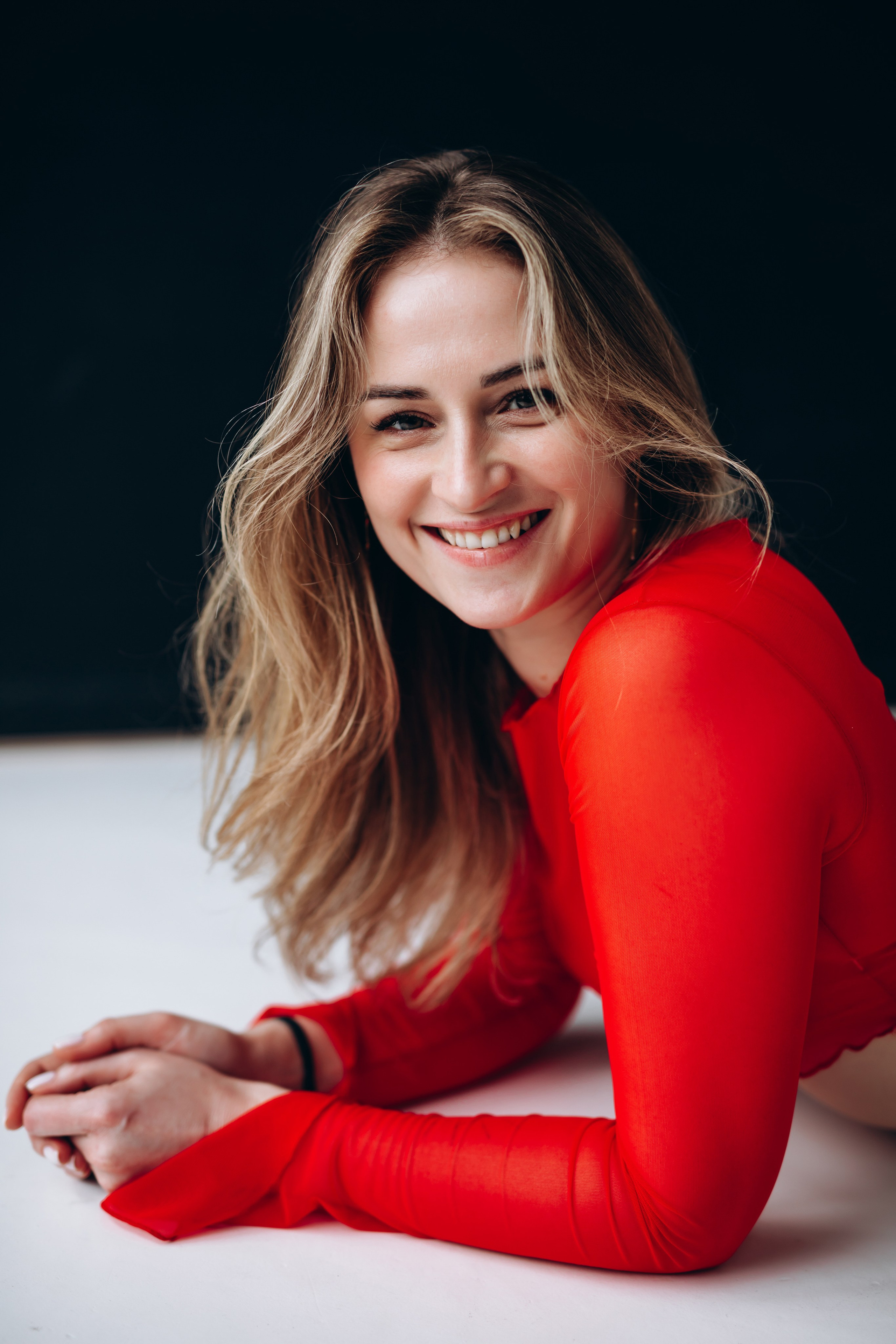 RED heart / Lora. Портретный женский фотограф Минск Беларусь Алена Янович