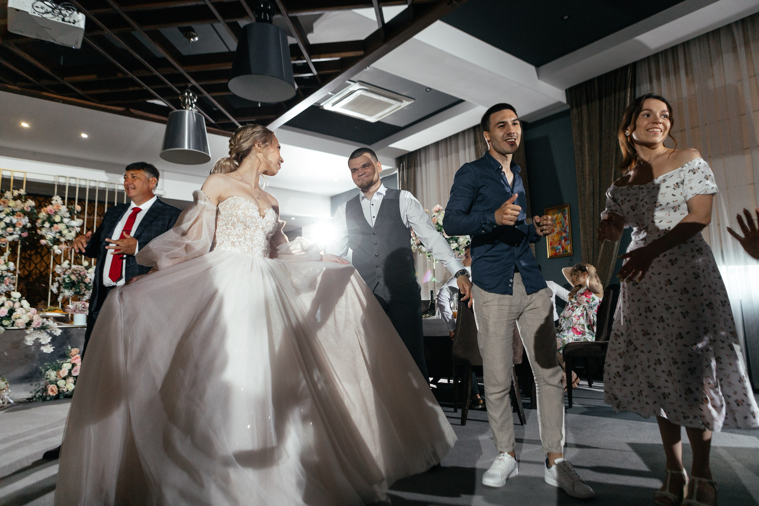 Свадебный фотограф Уфа — Руслан ГабдлисламовЖивые эмоции, красивые кадры, воспоминания на всю жизнь.Работаю по всей Республике Башкортоста. Свадебный фотограф Уфа Руслан Габдлисламов