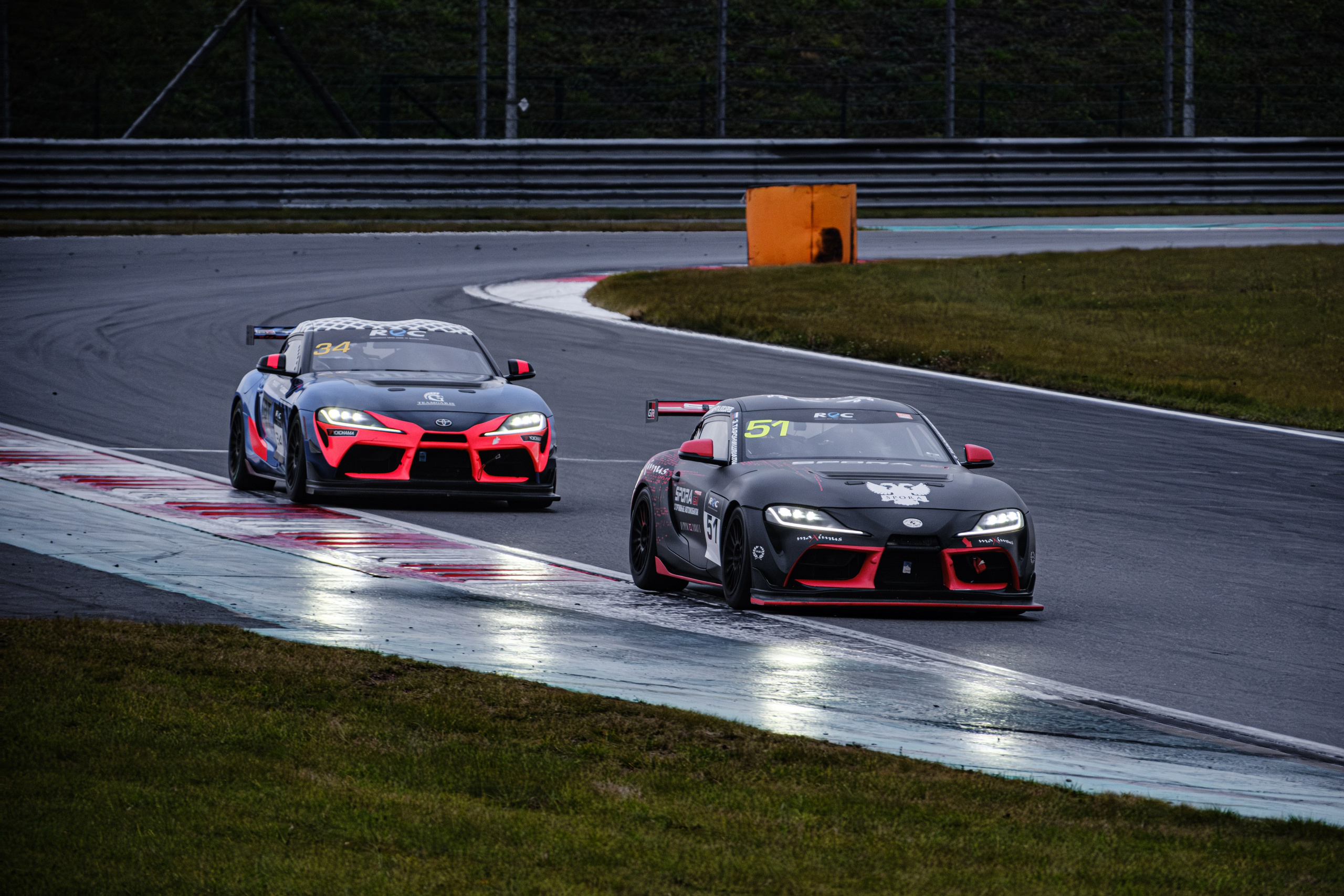 Российская серия гонок на выносливость. Авто и мотоспорт — фотограф Антон Медведев iCoguar