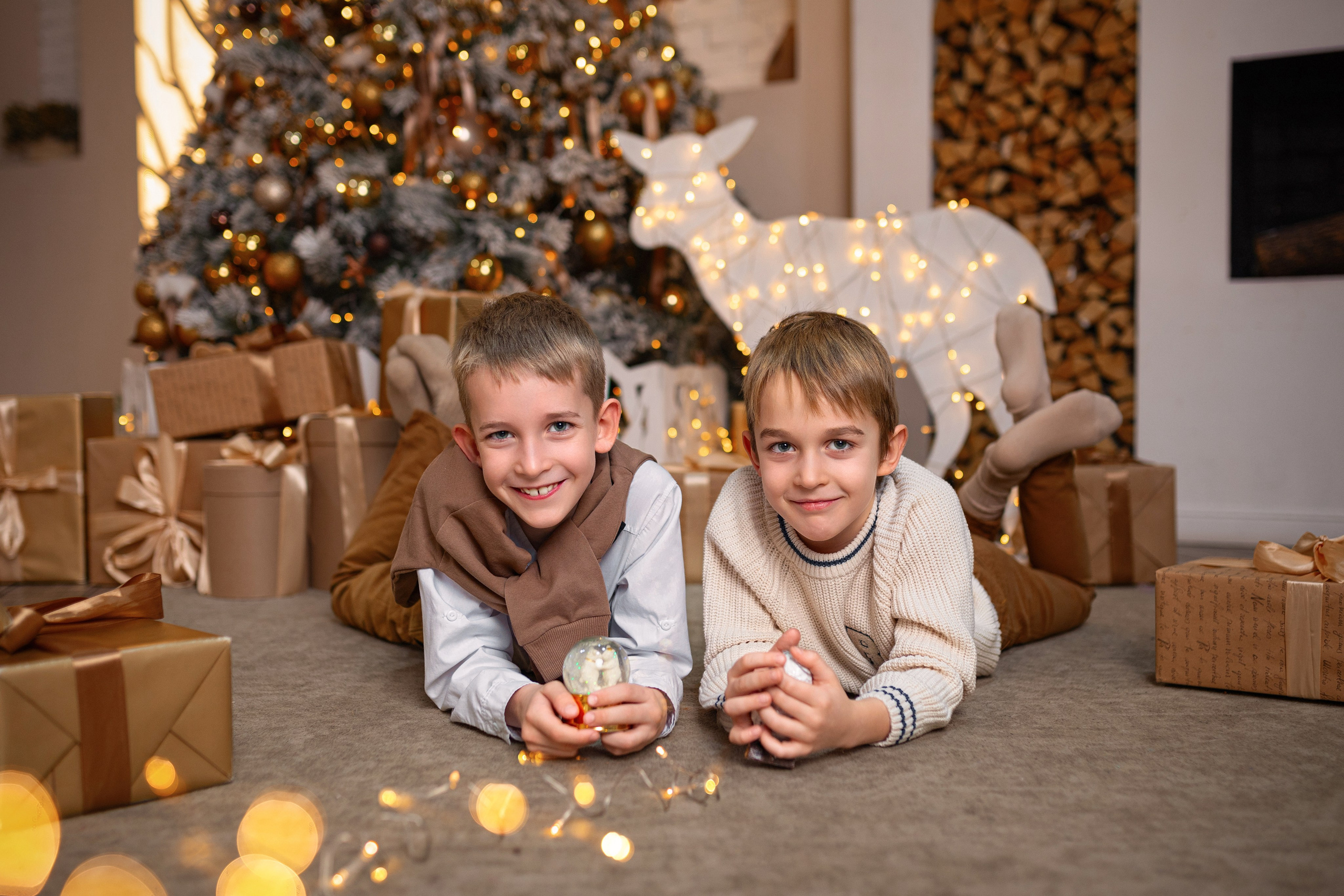 Новогодняя фотосессия в трех поколениях зал Норд. Трубинова Екатерина | Семейный фотограф | Москва