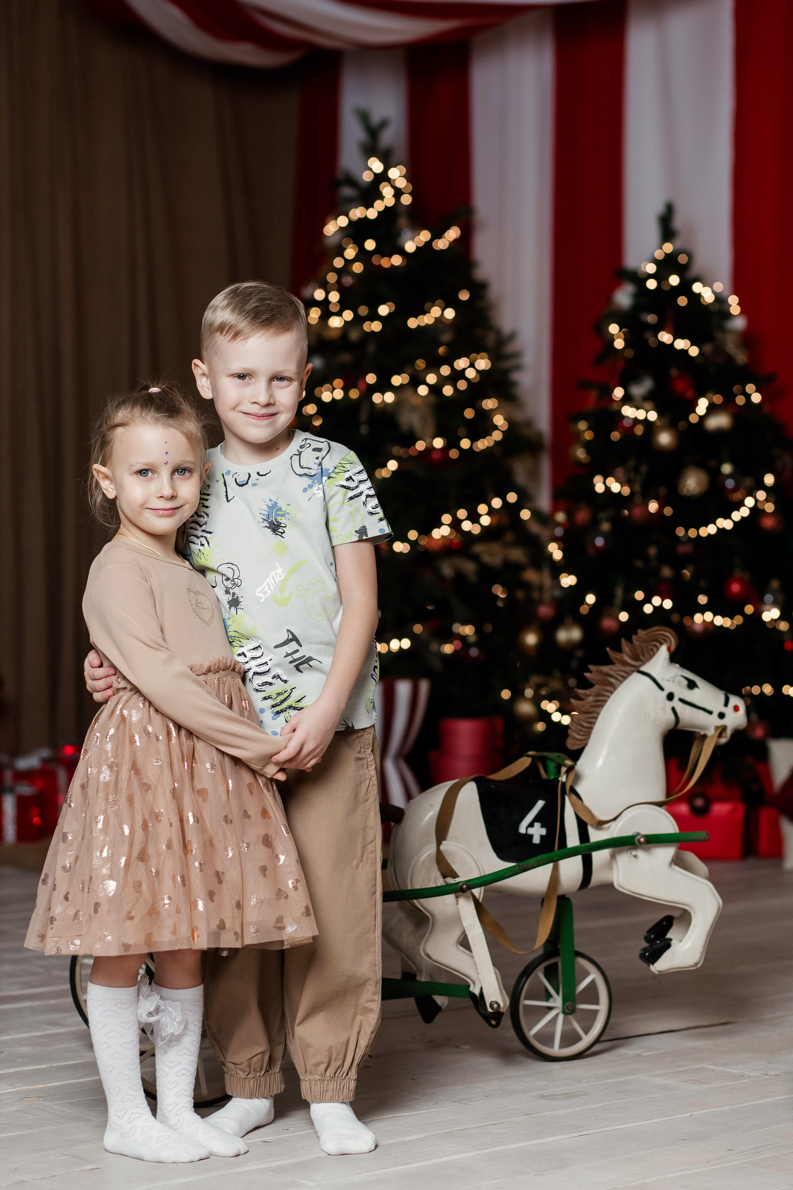 Семейная фотосессия Татьяна НГ 2026. Женский фотограф в Оренбурге Ирина Заводчикова