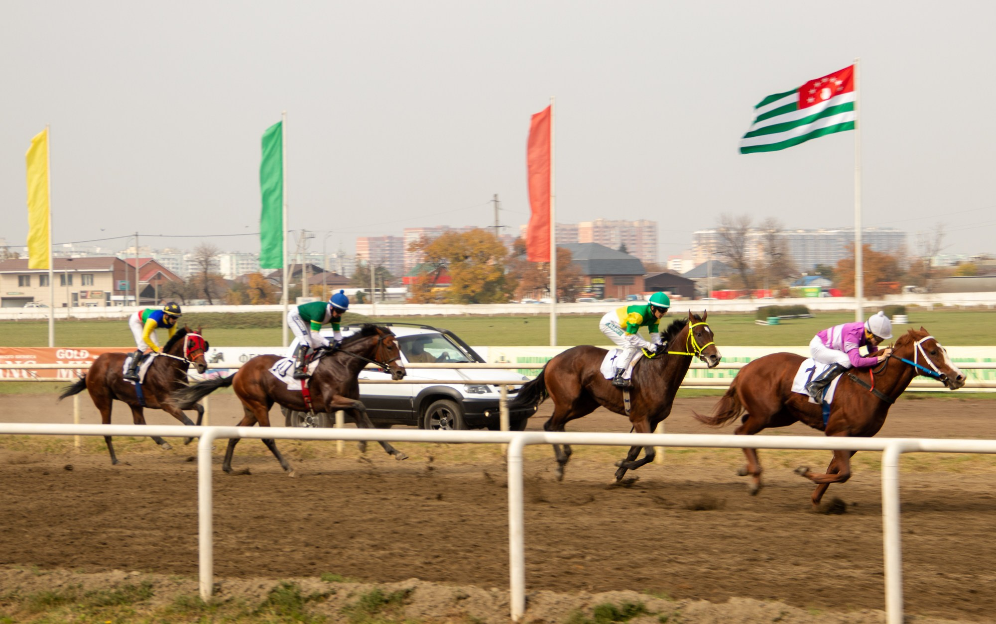 Закрытие скакового сезона на Краснодарском ипподроме. Репортажный, промышленный и маркетплейс-фотограф Дмитрий Чернат