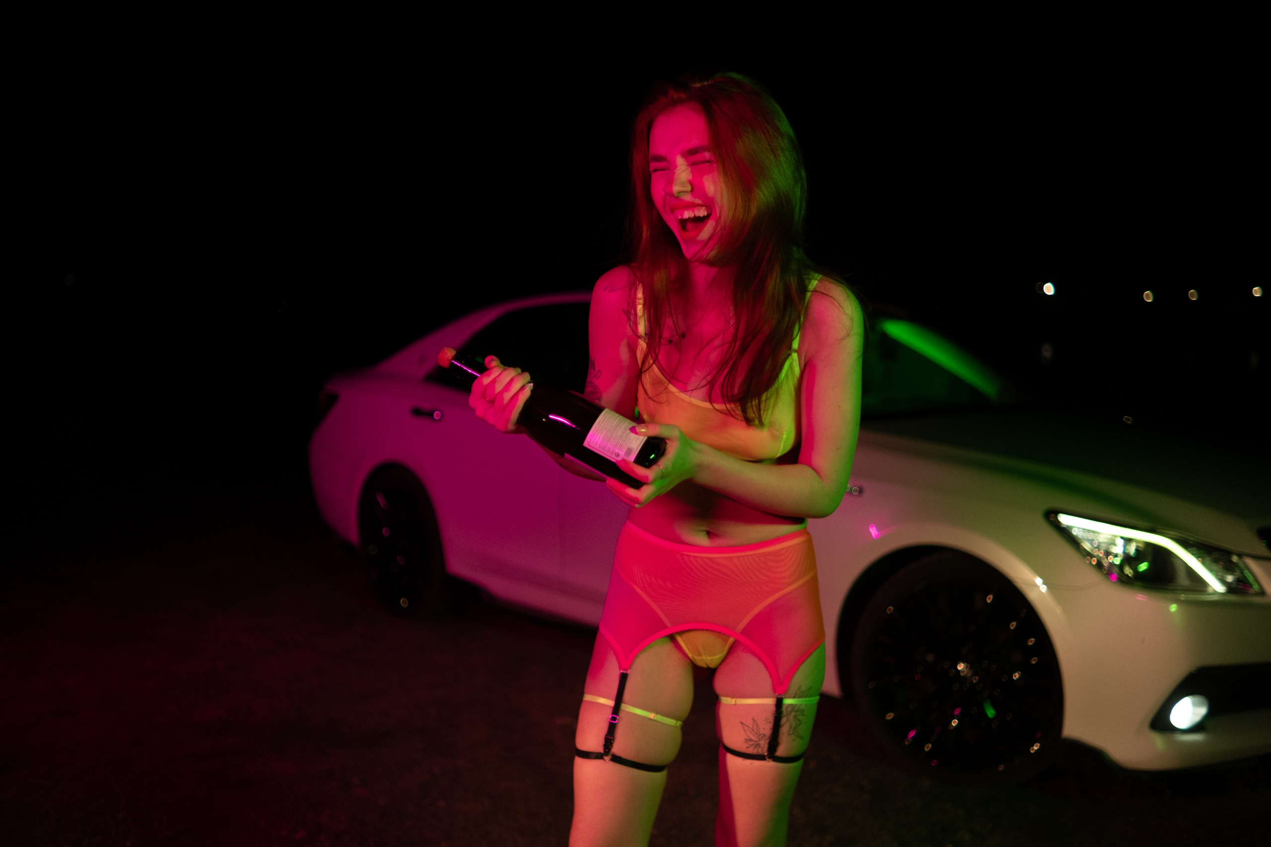 Неоновое настроение Насти. Фотограф Коробова Екатерина