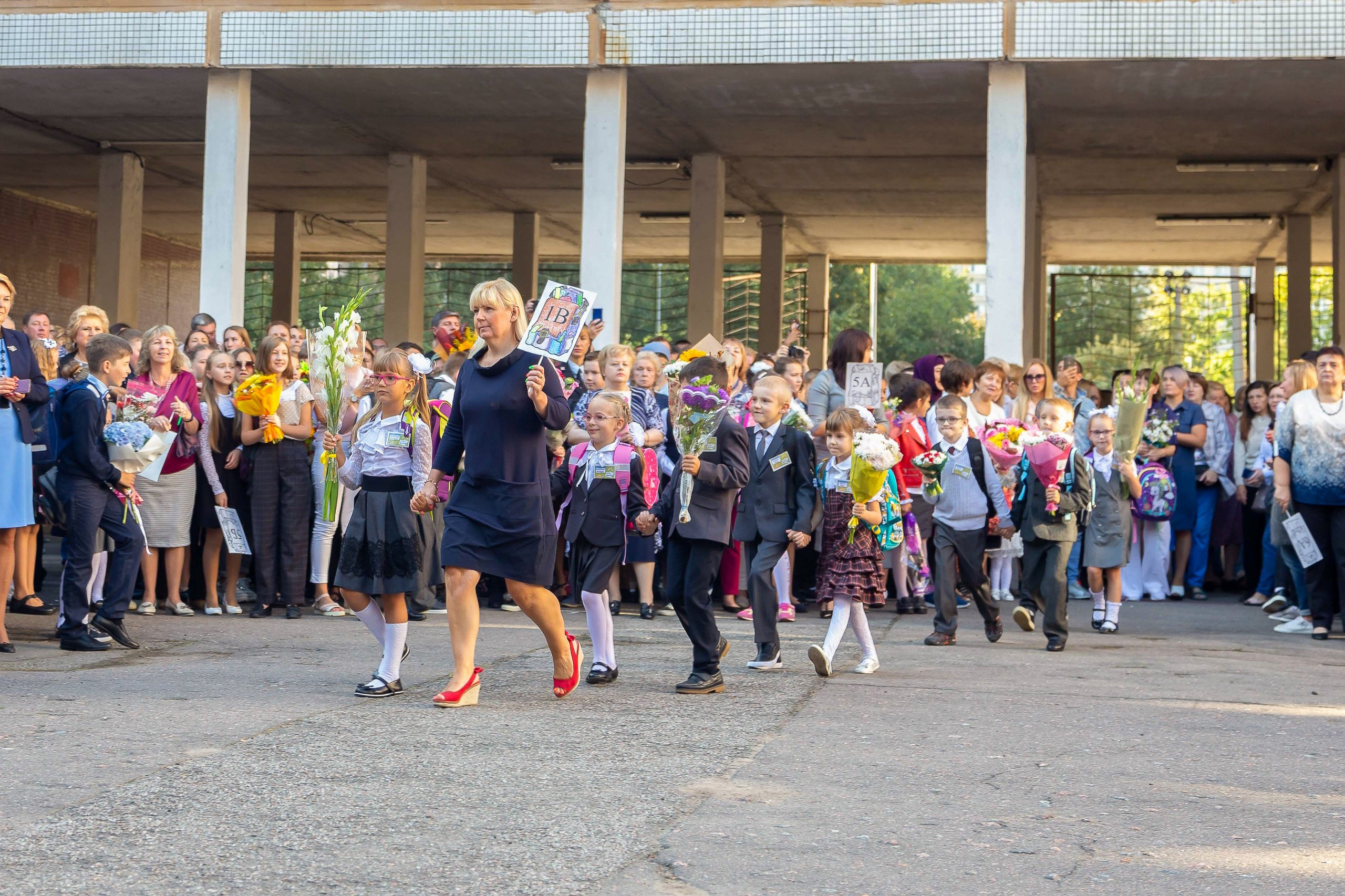 Линейка 1 сентября. Свадебный и Репортажный фотограф в Санкт-Петербурге