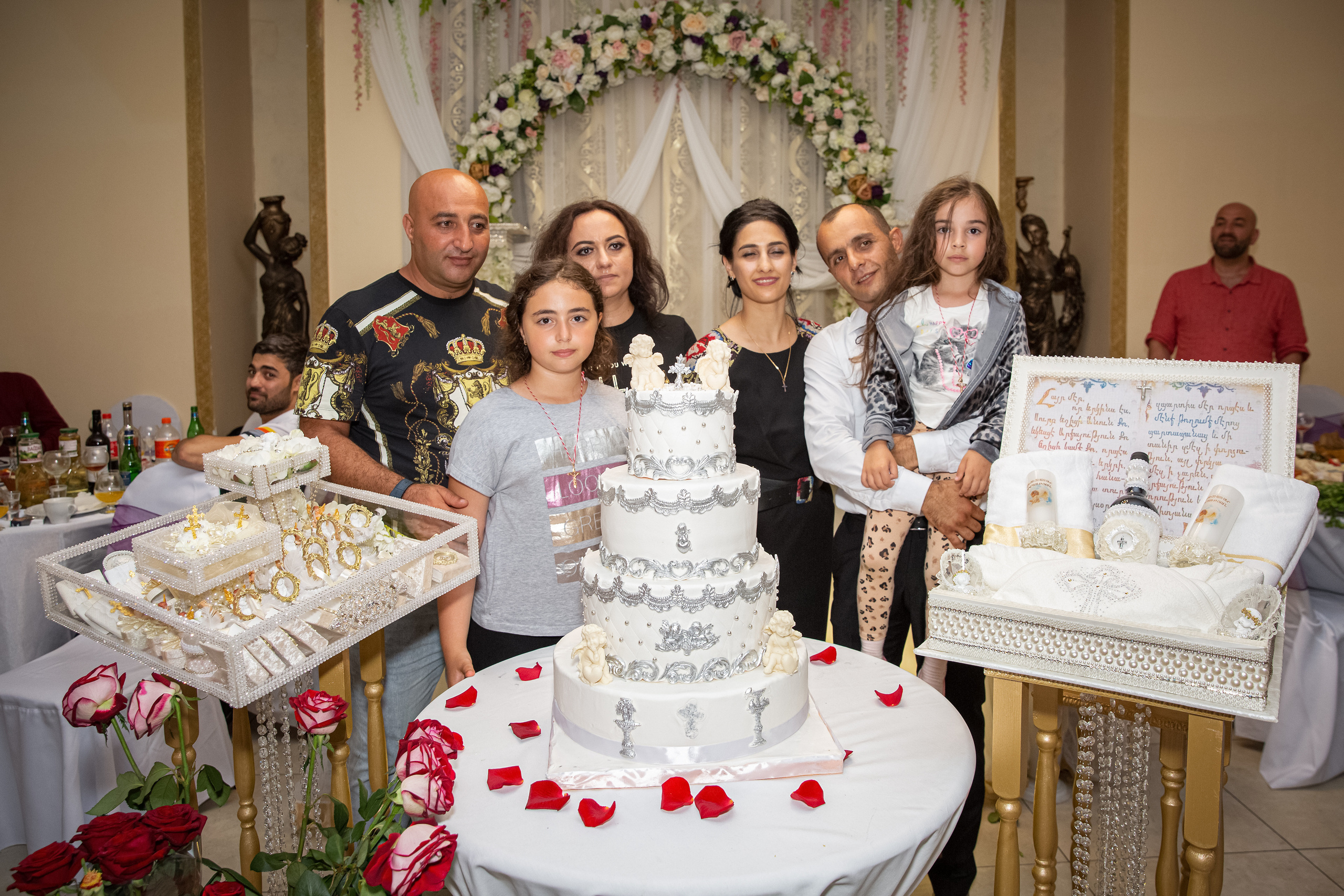 Крещение в армянской церкви. Свадебные фотографы в Москве: Денис и Елена Пройдовы