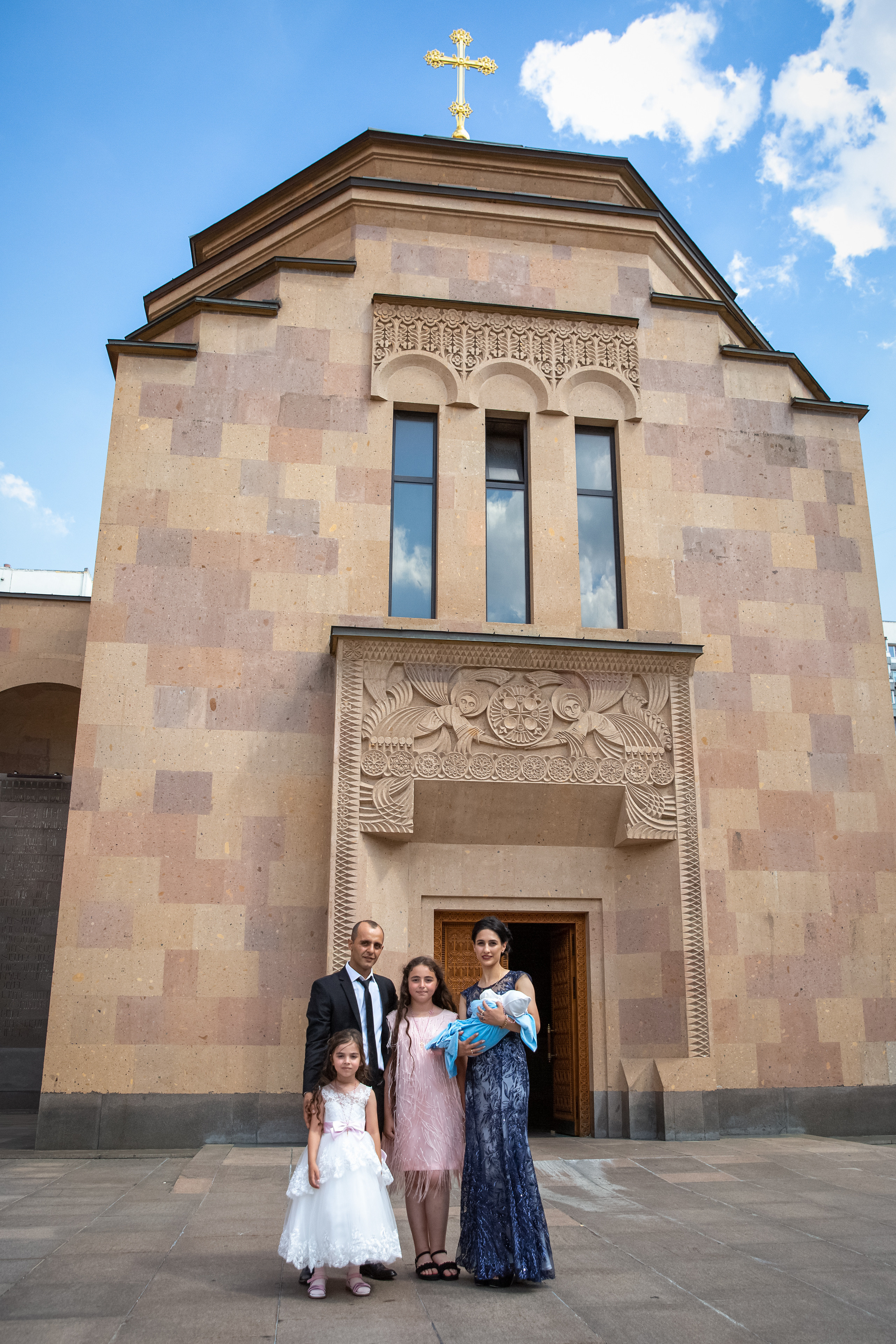 Крещение в армянской церкви. Свадебные фотографы в Москве: Денис и Елена Пройдовы