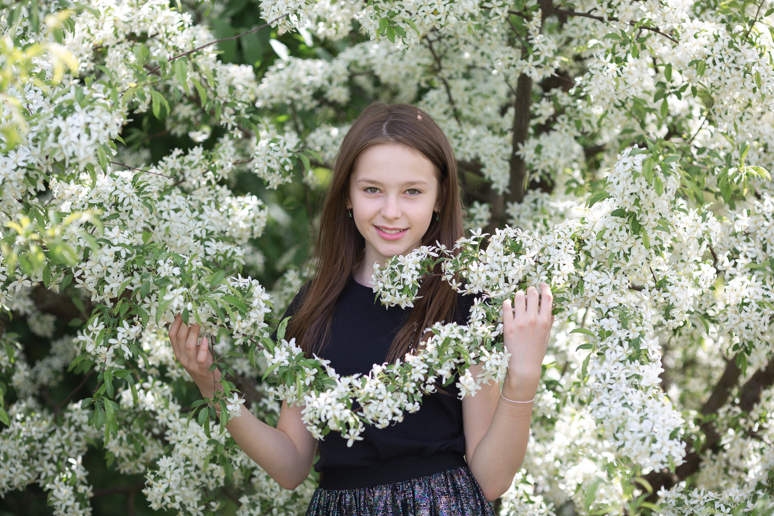Семейная фотосессия в цветении. Свадебные фотографы в Москве: Денис и Елена Пройдовы