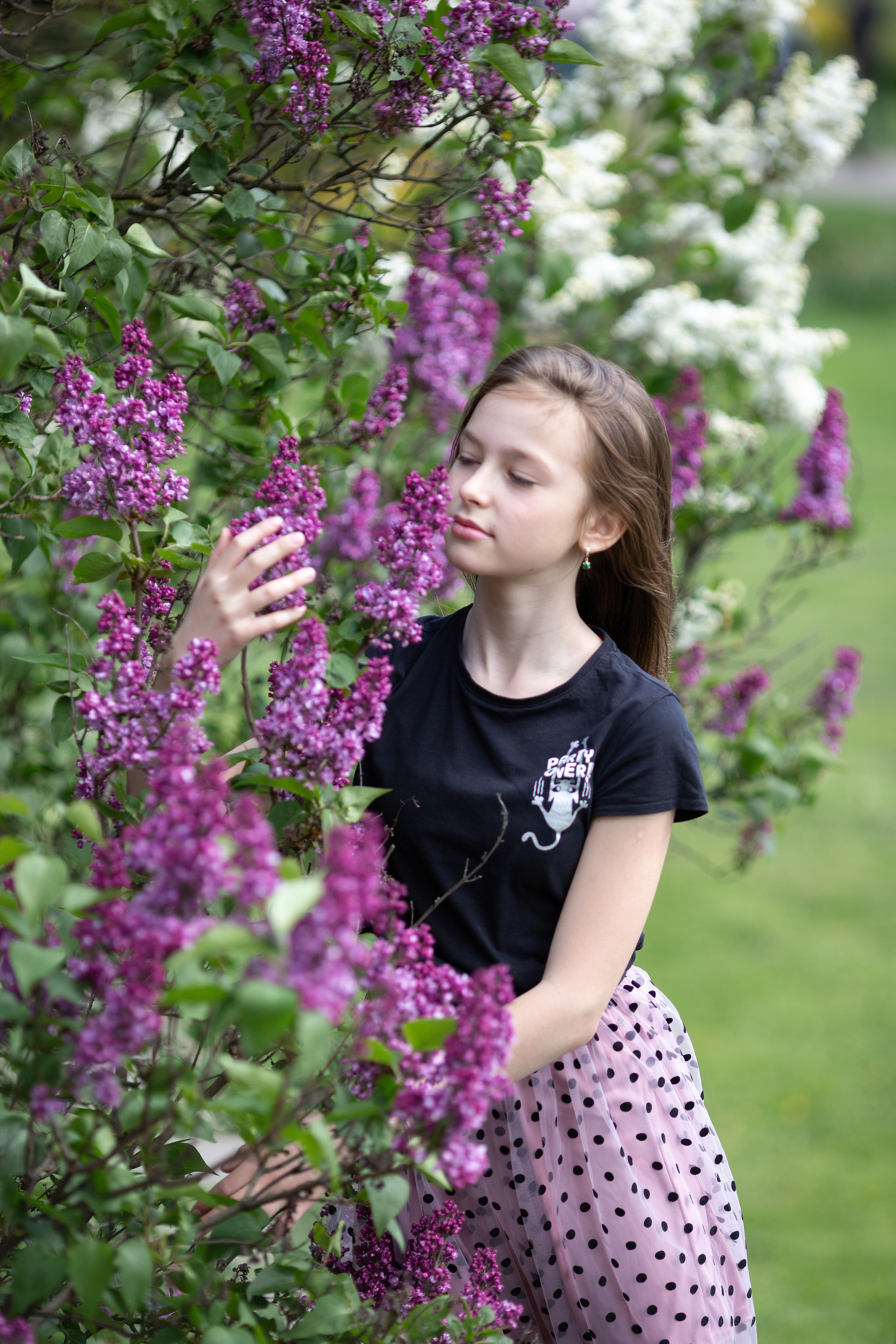 Семейная фотосессия в цветении. Свадебные фотографы в Москве: Денис и Елена Пройдовы