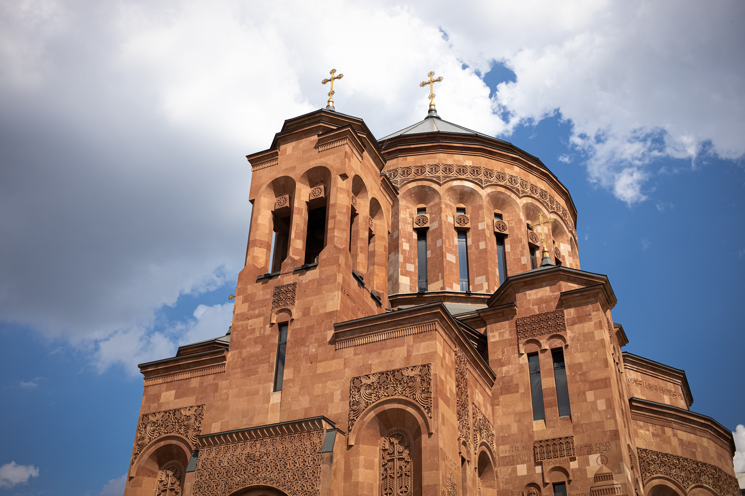 Крещение в армянской церкви. Свадебные фотографы в Москве: Денис и Елена Пройдовы