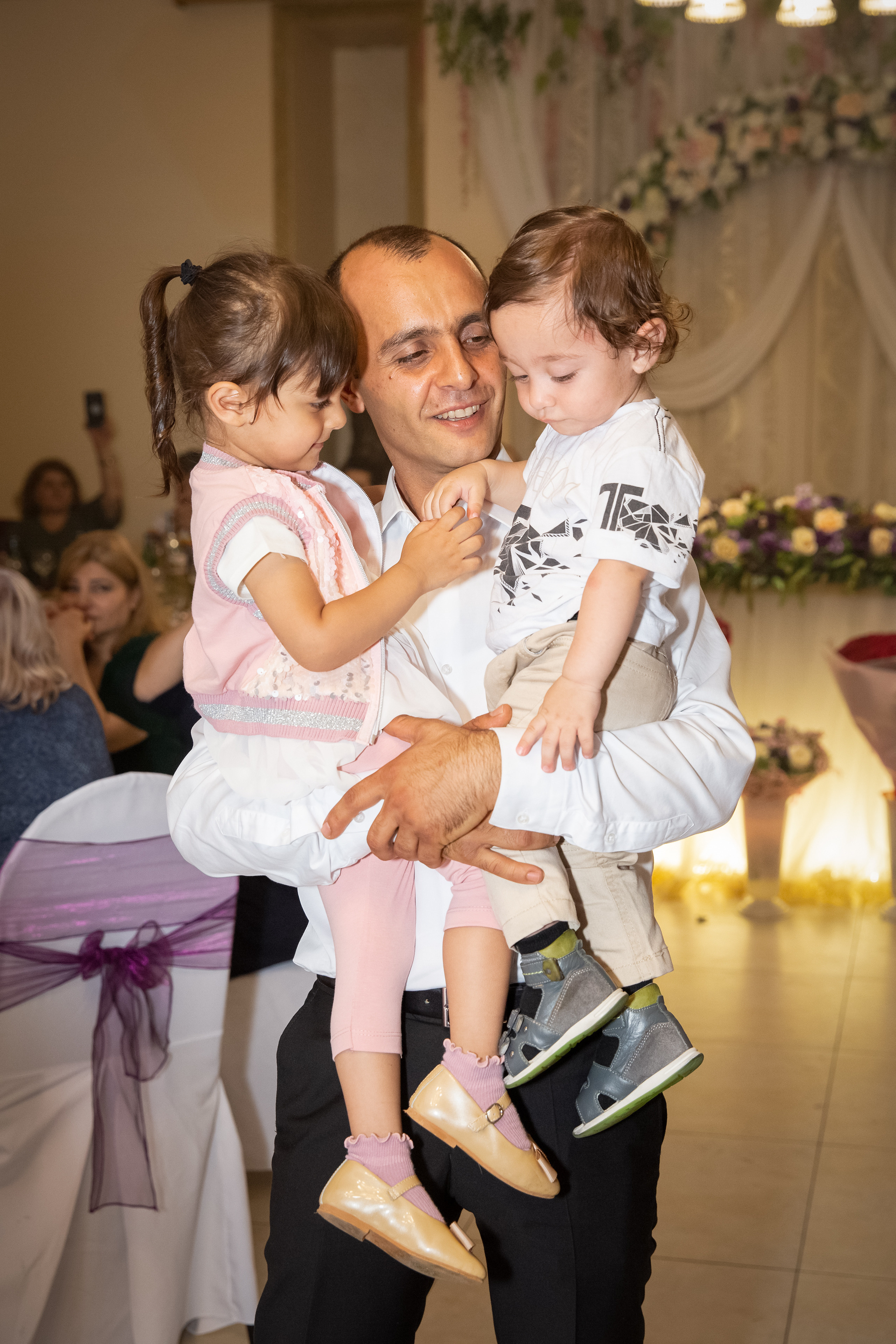 Крещение в армянской церкви. Свадебные фотографы в Москве: Денис и Елена Пройдовы