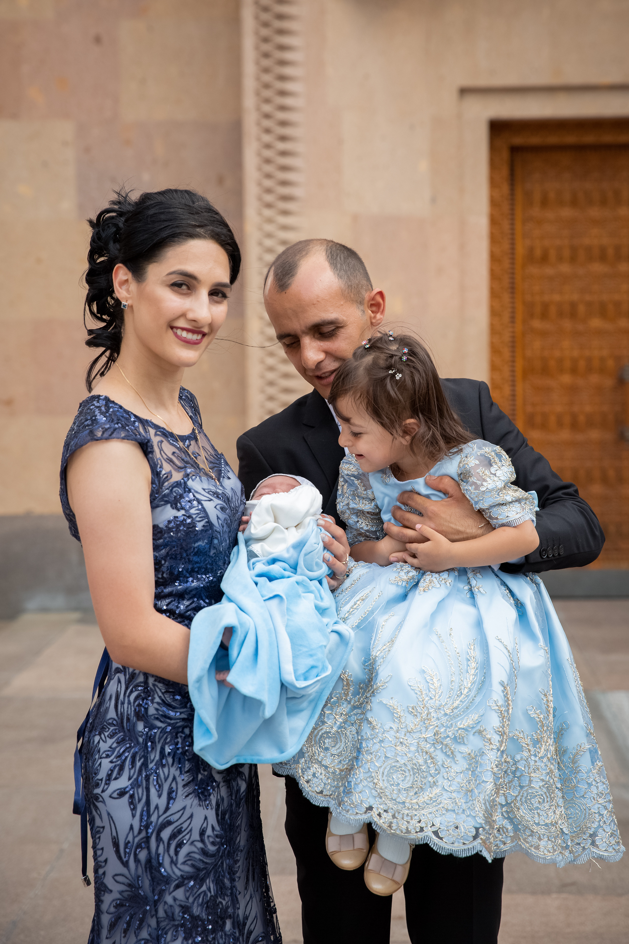 Крещение в армянской церкви. Свадебные фотографы в Москве: Денис и Елена Пройдовы