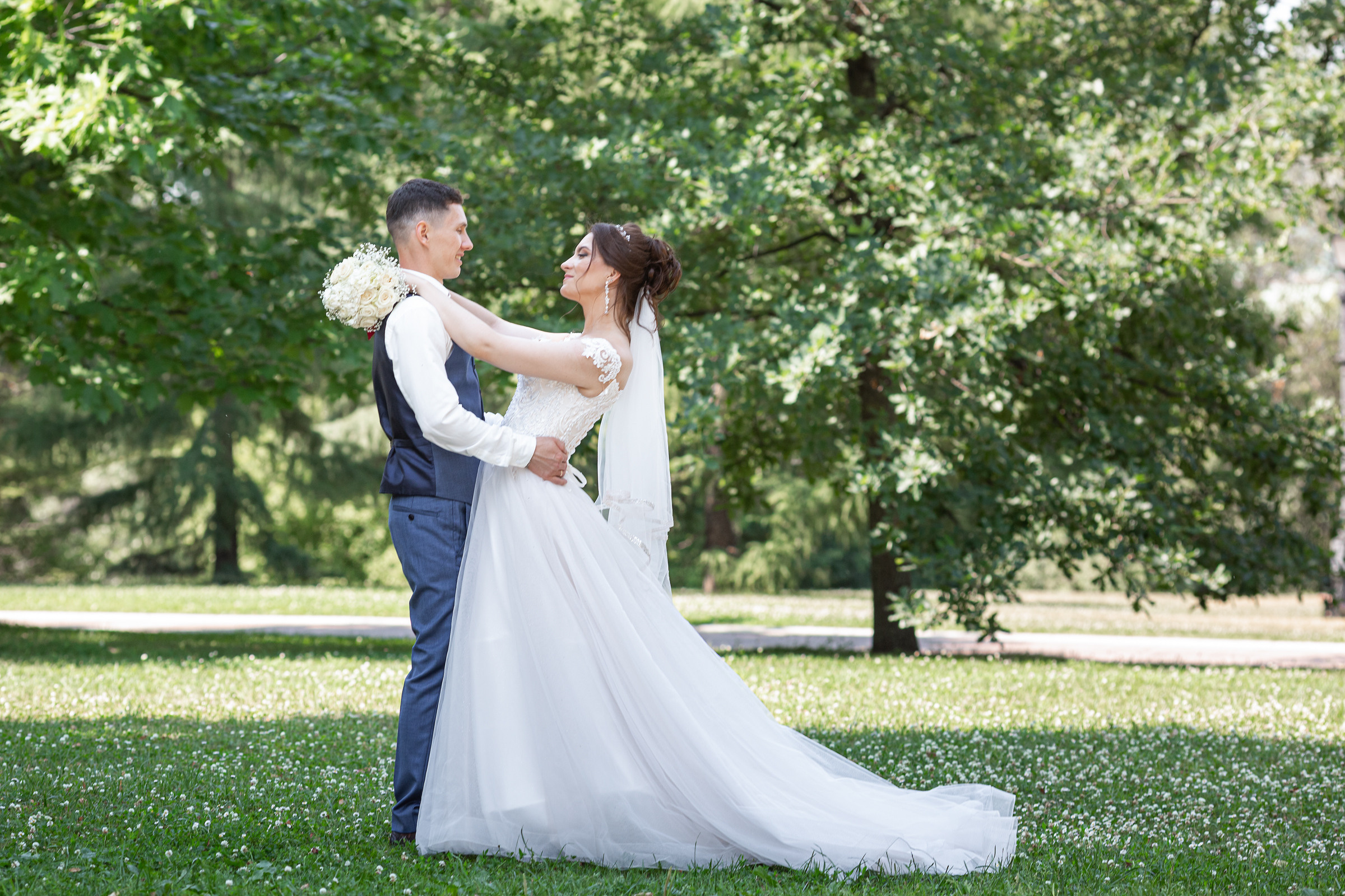 Свадебная фотосессия в Царицыно Алексея и Елены. Свадебные фотографы в Москве: Денис и Елена Пройдовы