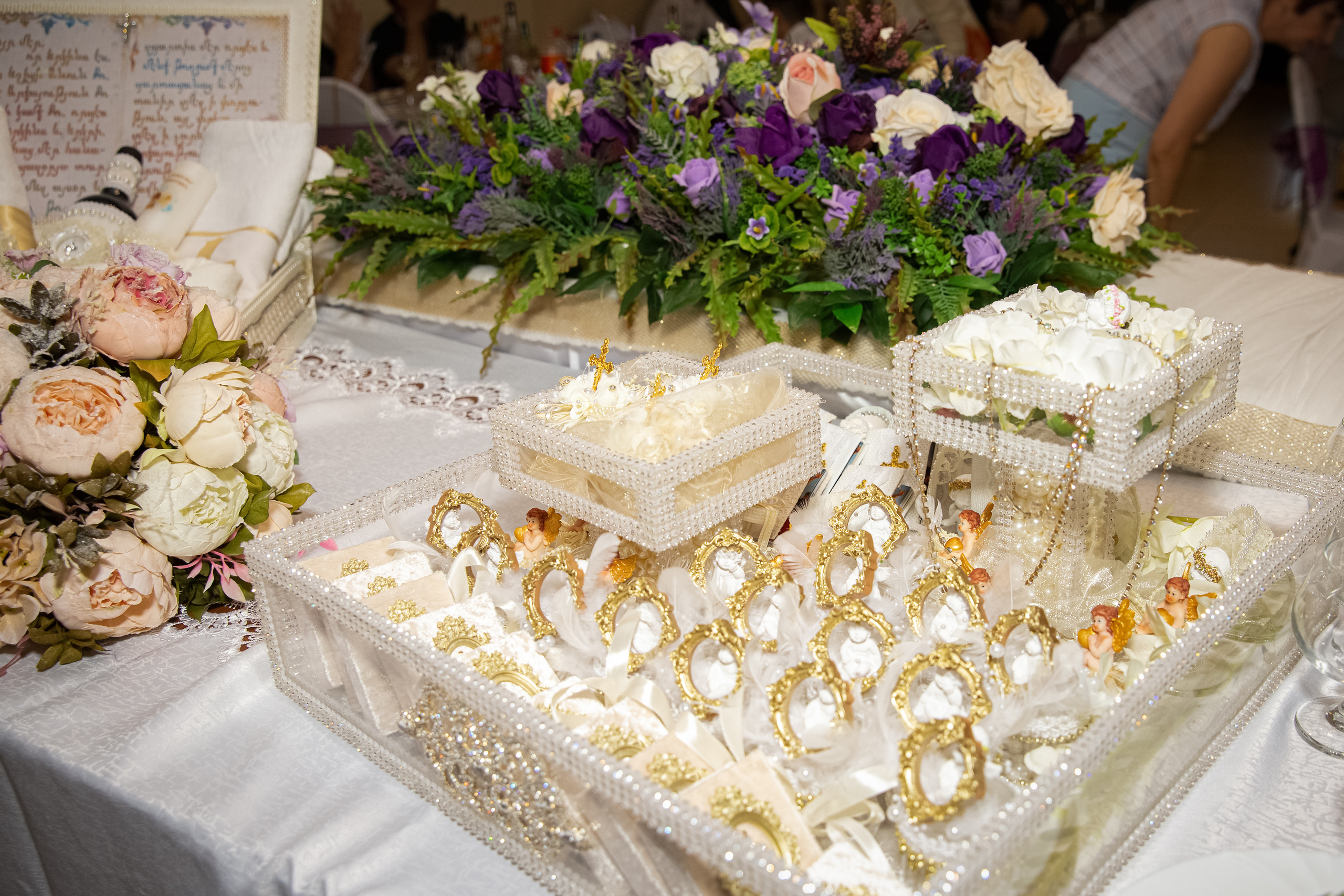 Крещение в армянской церкви. Свадебные фотографы в Москве: Денис и Елена Пройдовы