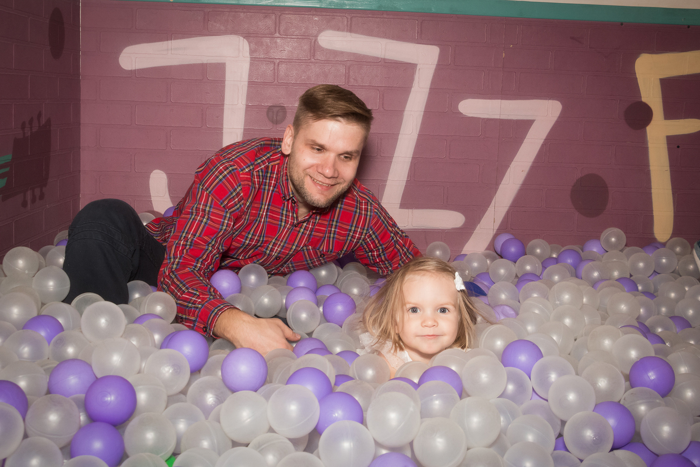 Детский праздник в кафе АндерСон. Свадебные фотографы в Москве: Денис и Елена Пройдовы