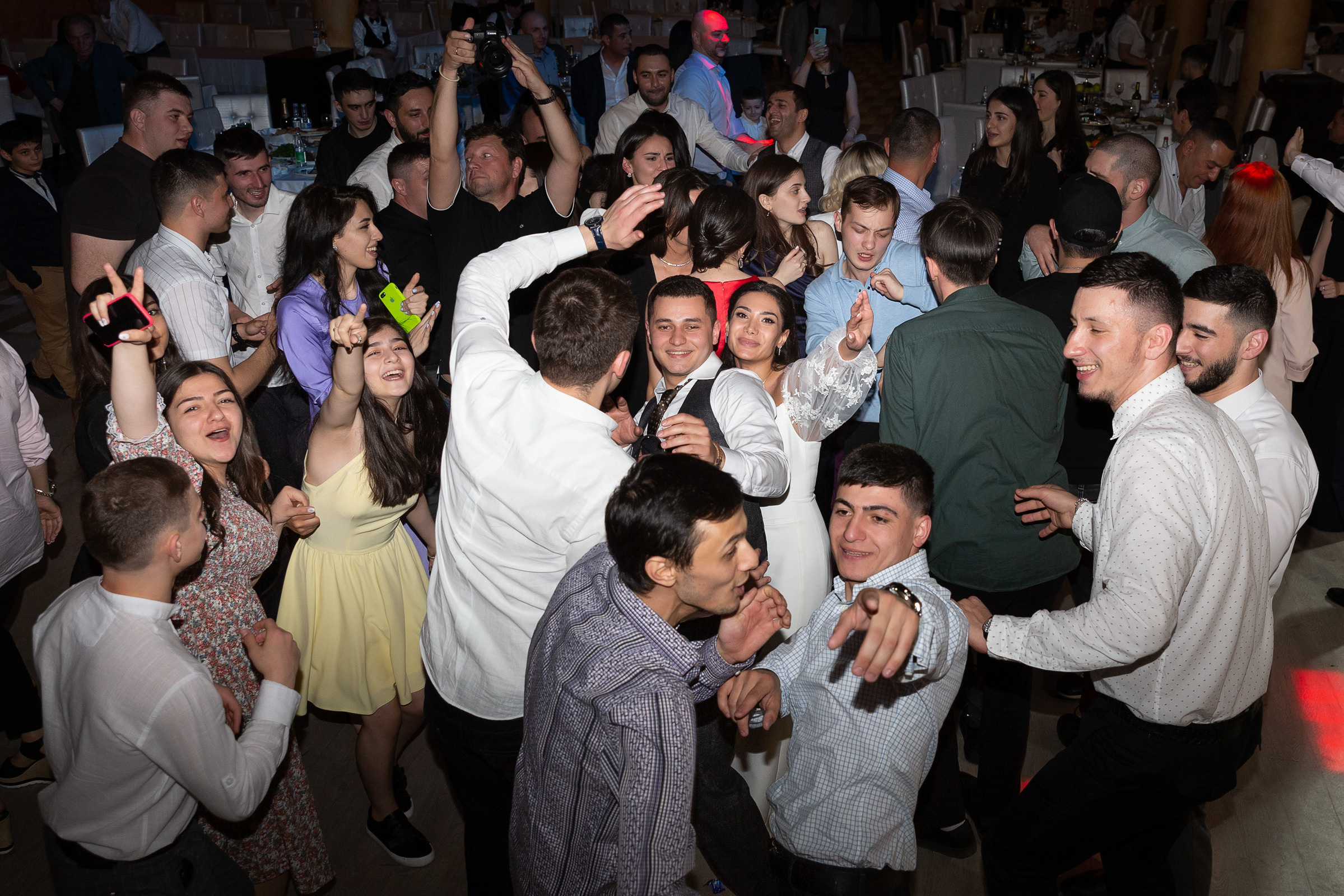 Ацамаз и Арпи. Осетинская свадьба во Владикавказе. Свадебные фотографы в Москве: Денис и Елена Пройдовы