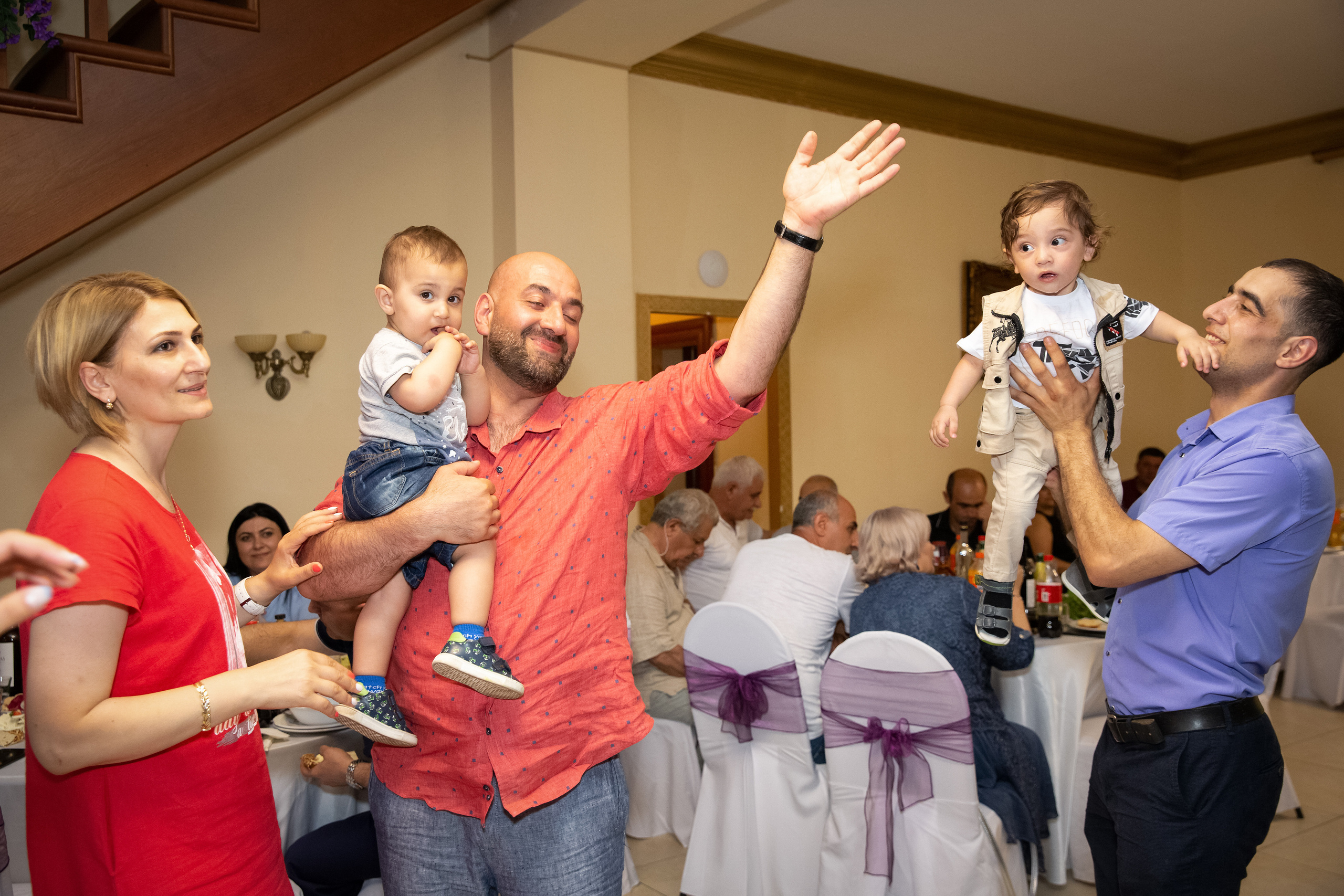 Крещение в армянской церкви. Свадебные фотографы в Москве: Денис и Елена Пройдовы