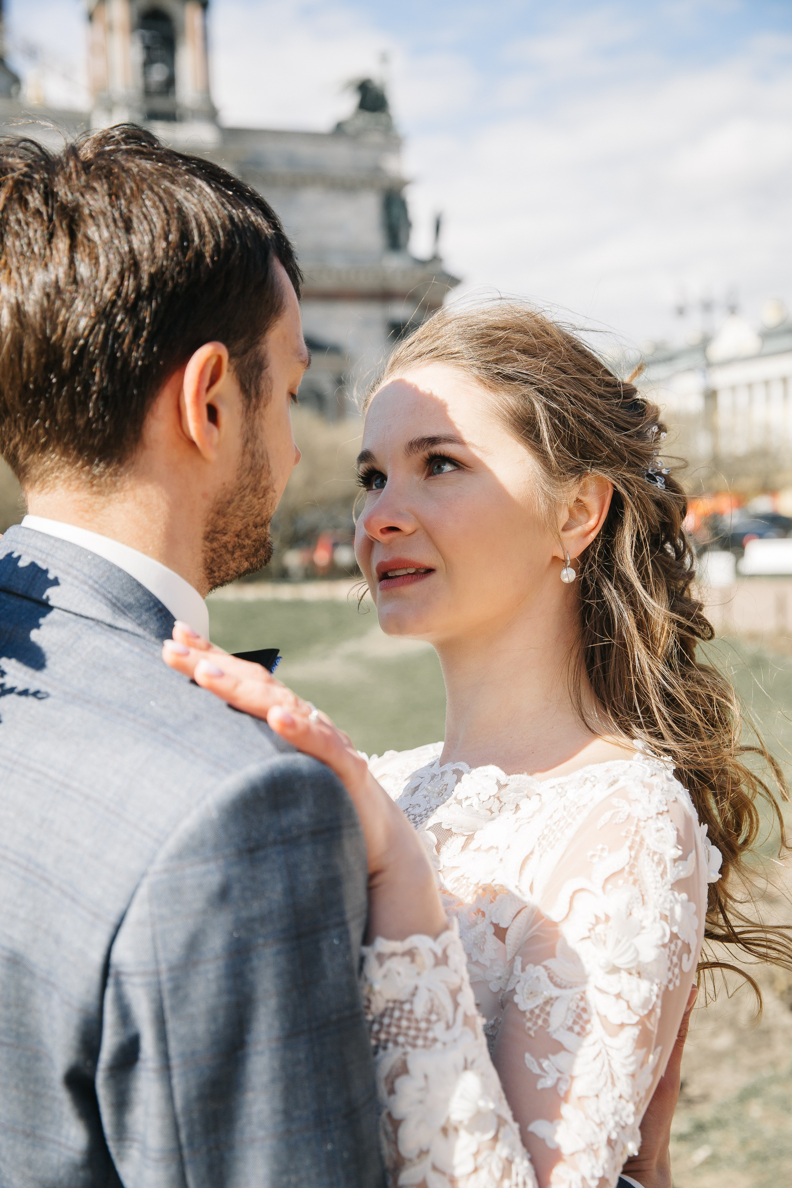 МАЙ | Дворец № 1, Атланты, Эрмитажный дворик. Свадебный фотограф в Санкт-Петербурге Полина Корзухина