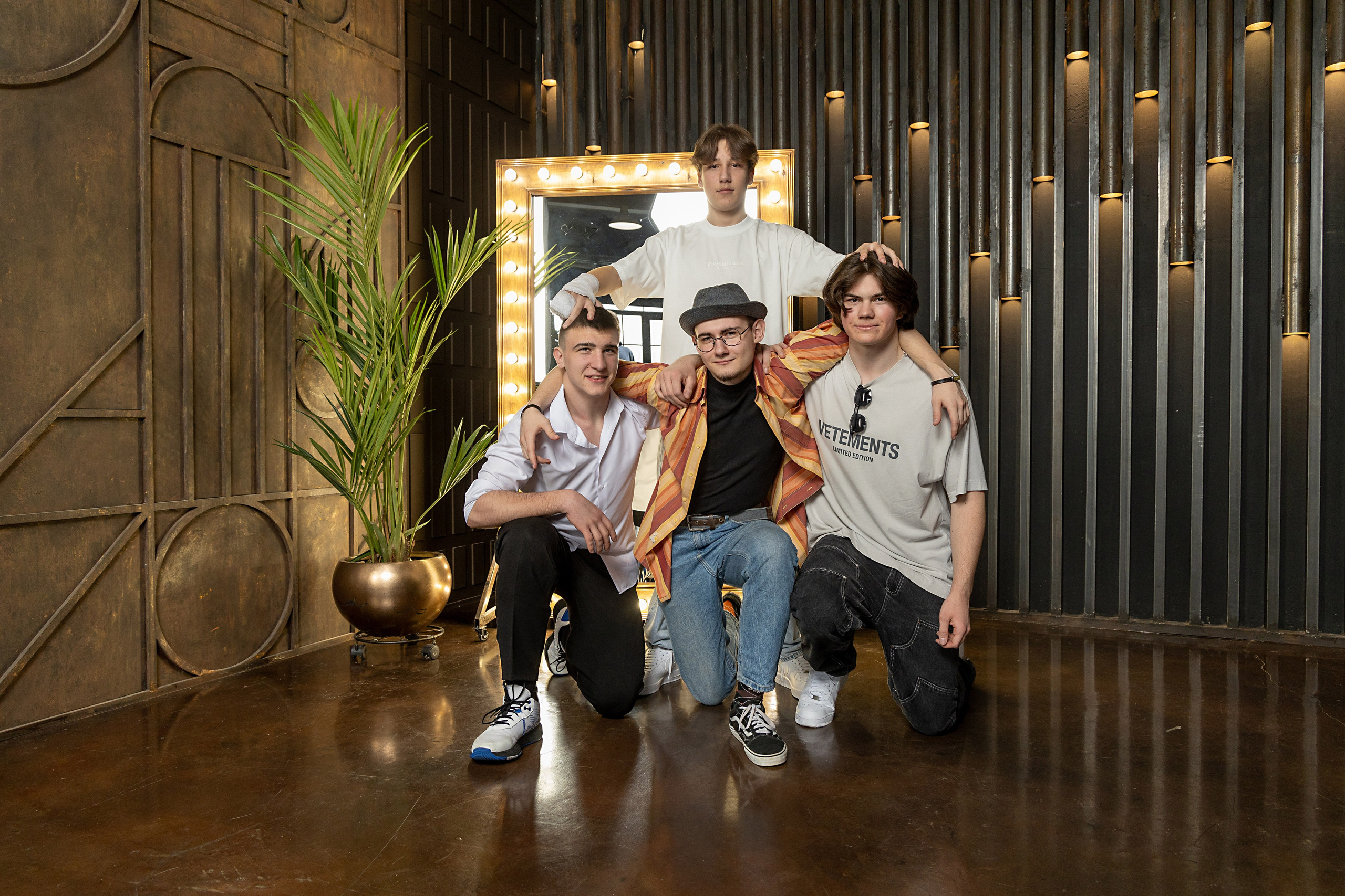 Зал «Тесла». Фотостудия для школьной фотосессии. Выпускные альбомы в Москве и Подмосковье