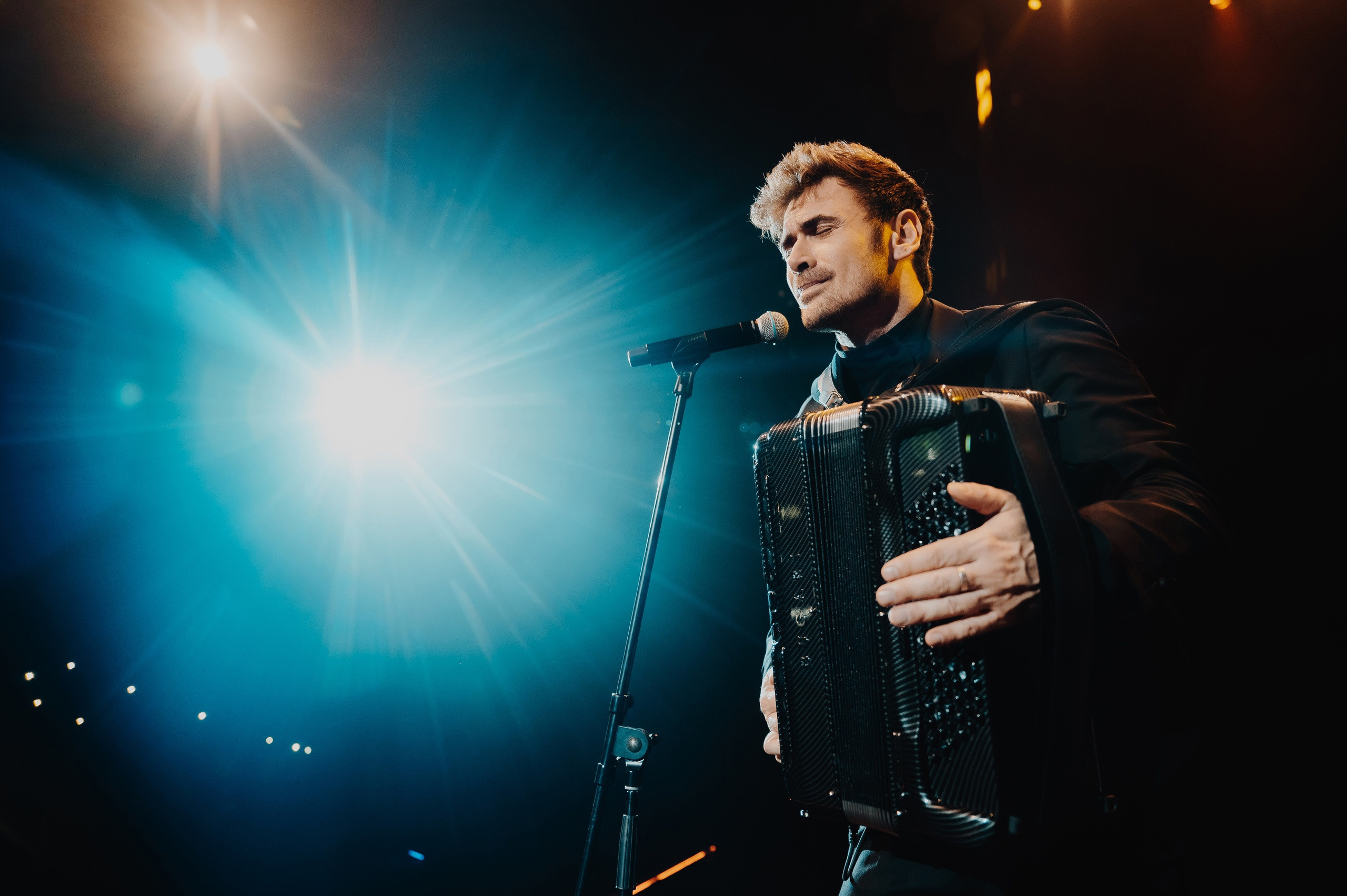 Концерты Красноярск, концертная съемка. Юлия Раскова — Портретный и семейный фотограф в Красноярске