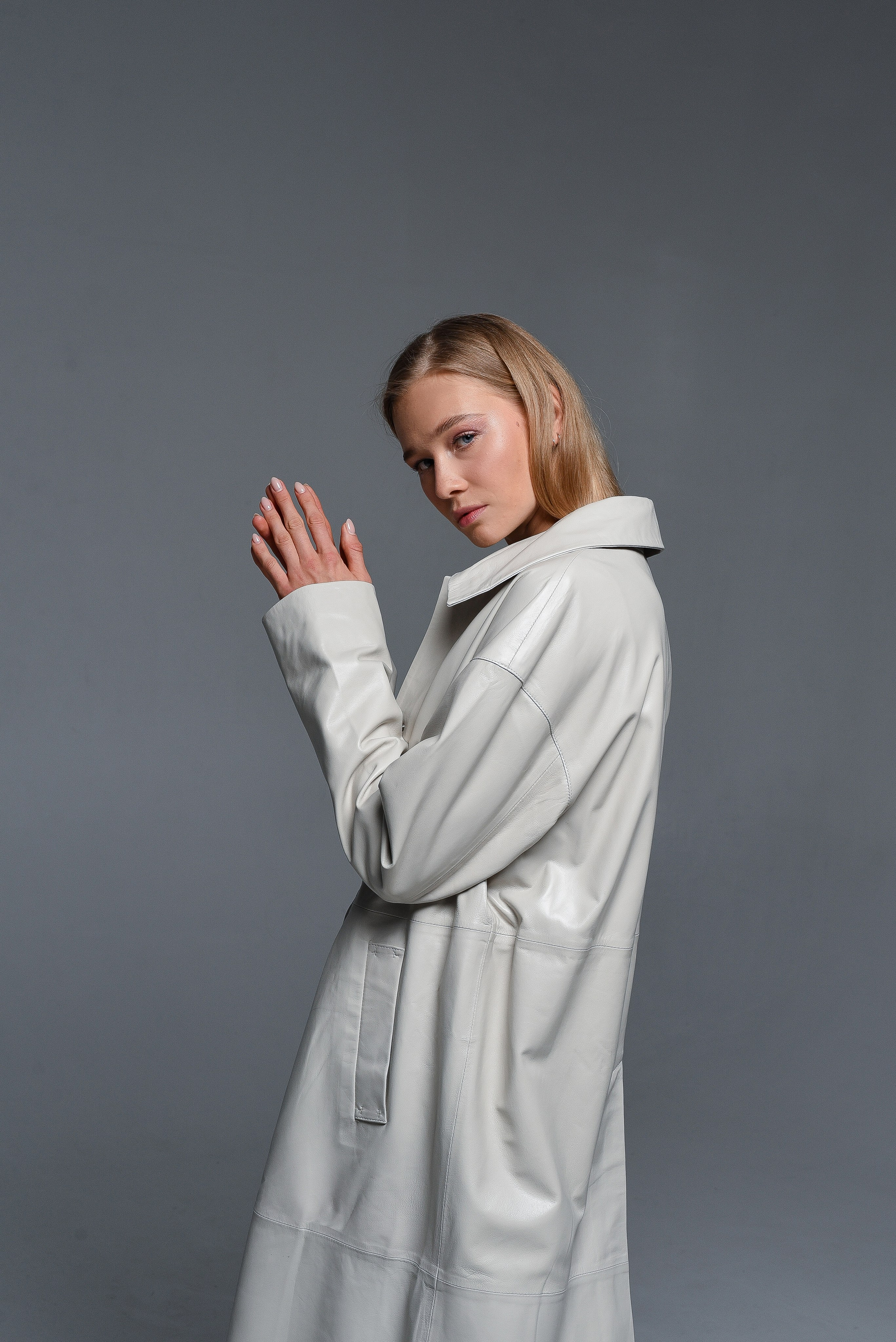 Пальто (фон). Контент фотограф в Москве Лихачева Ксения