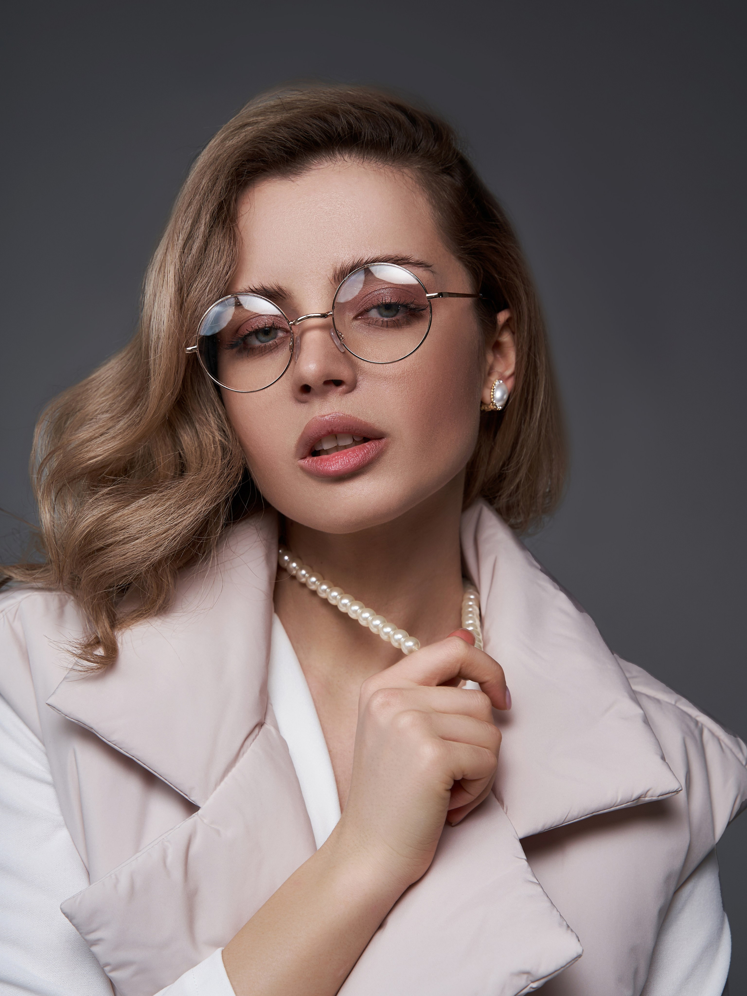 Желетки женские. Фотограф для маркетплейсов в Москве