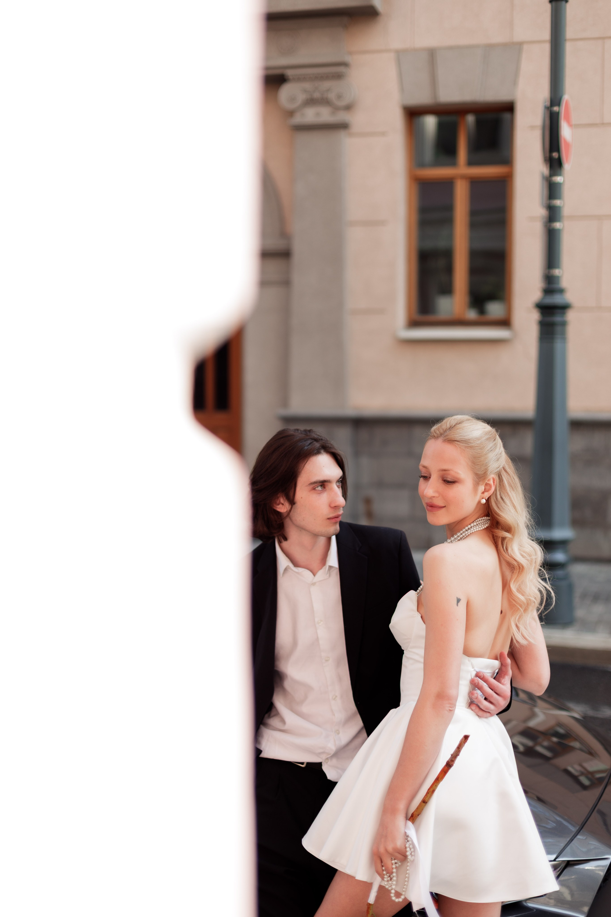 Свадебная фотосессия с автомобилем в центре Москвы, фотограф свадьбам Москва